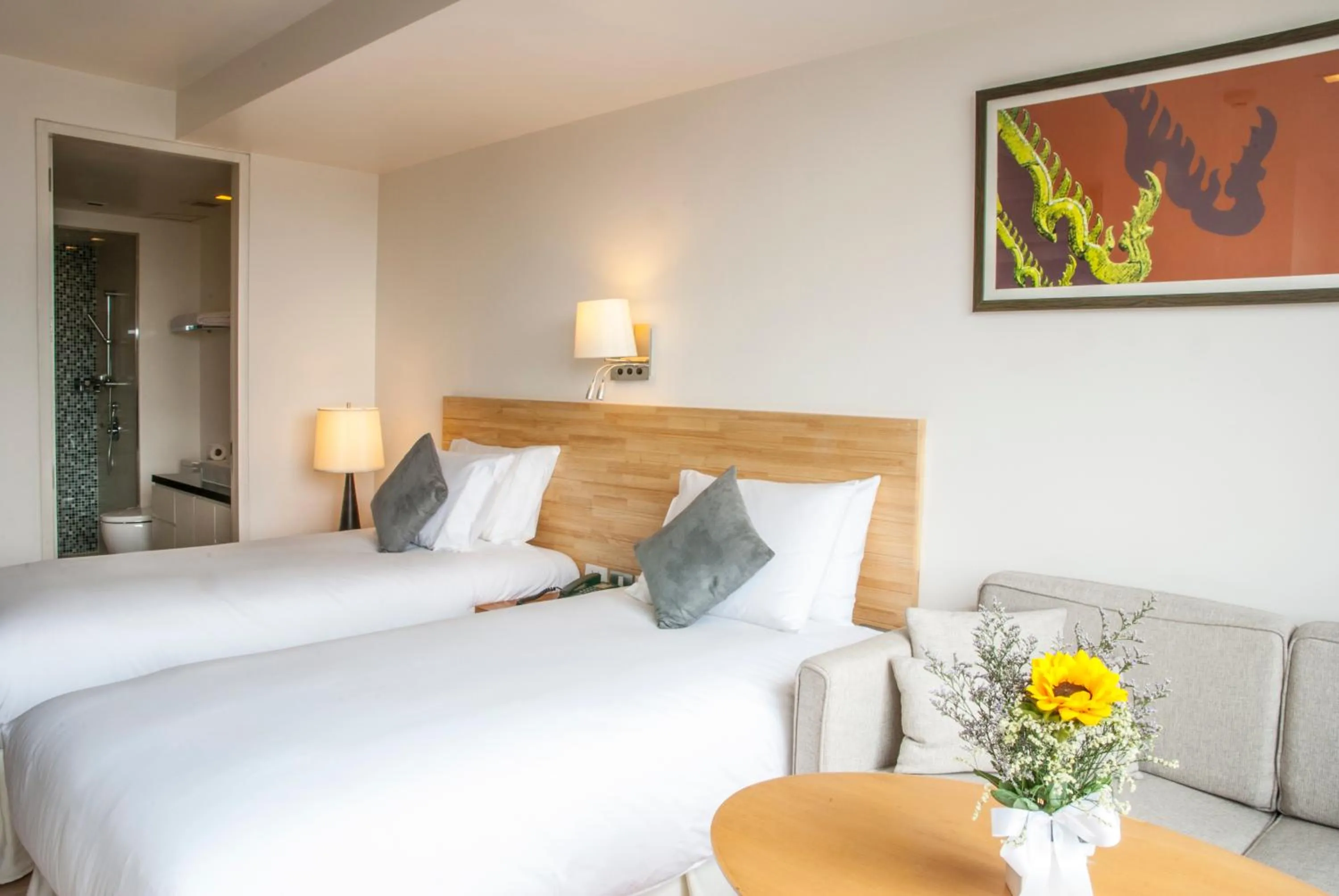 Bed in Oakwood Residence Sukhumvit 24 Bangkok