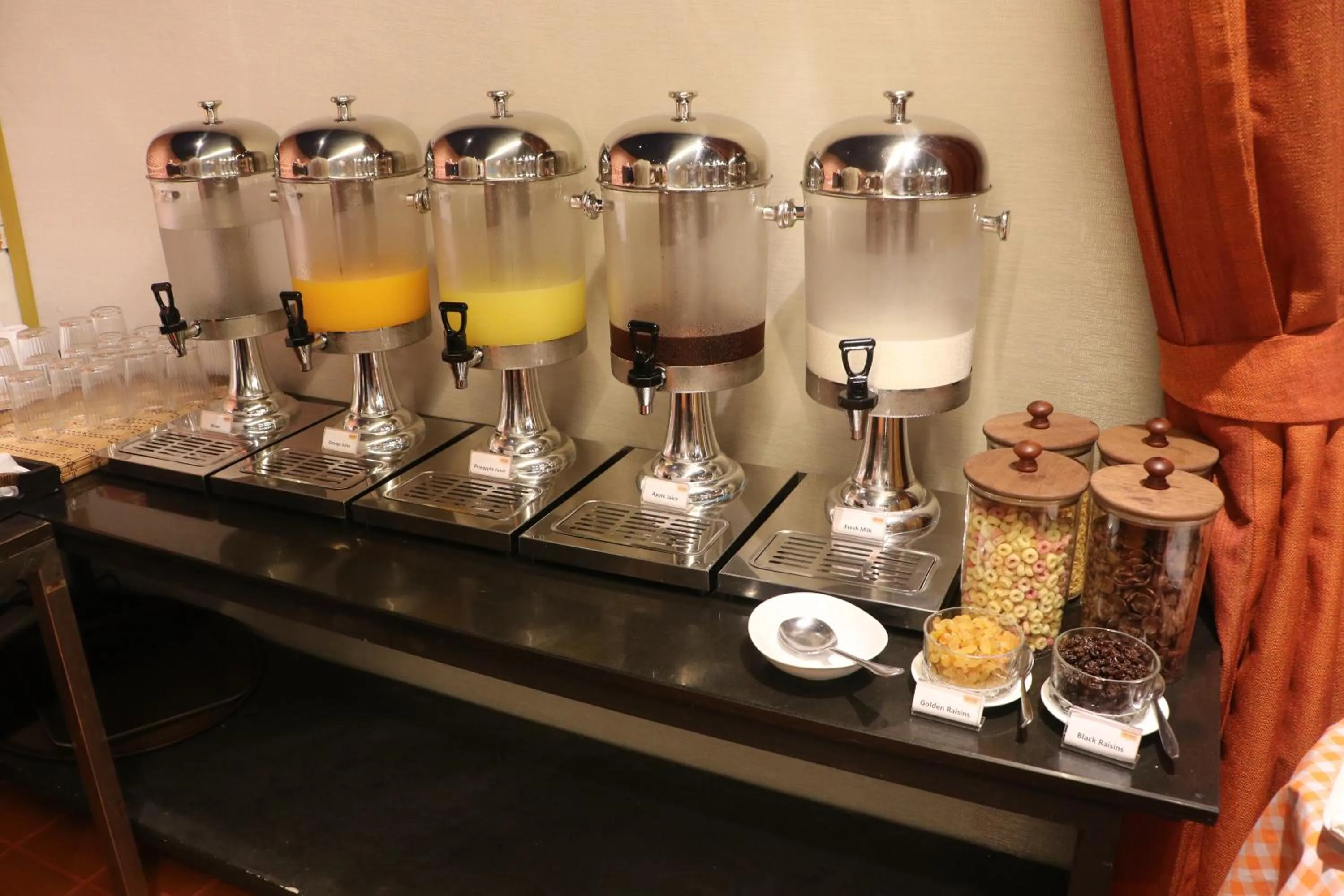 Oakwood Residence Sukhumvit 24 Bangkok