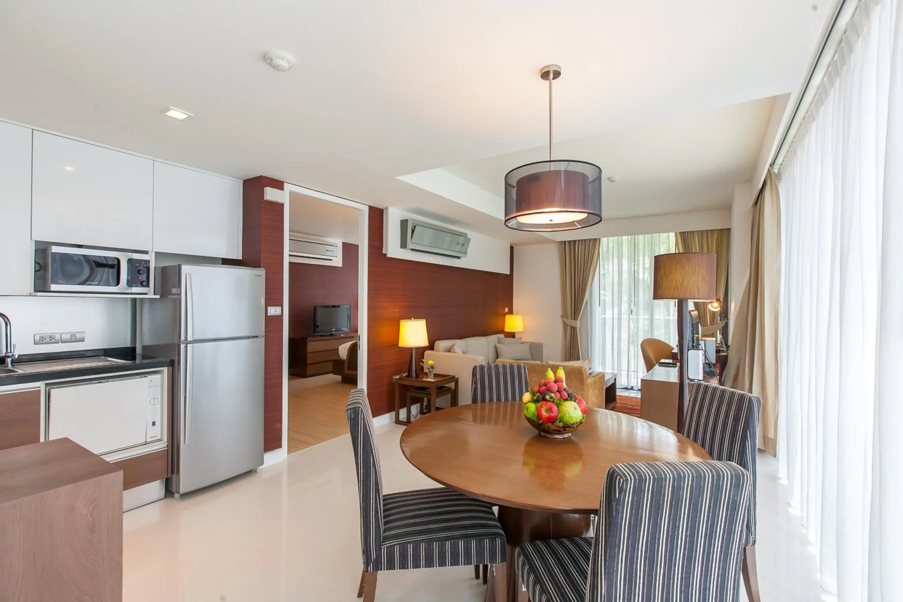 Kitchen or kitchenette in Oakwood Residence Sukhumvit 24 Bangkok