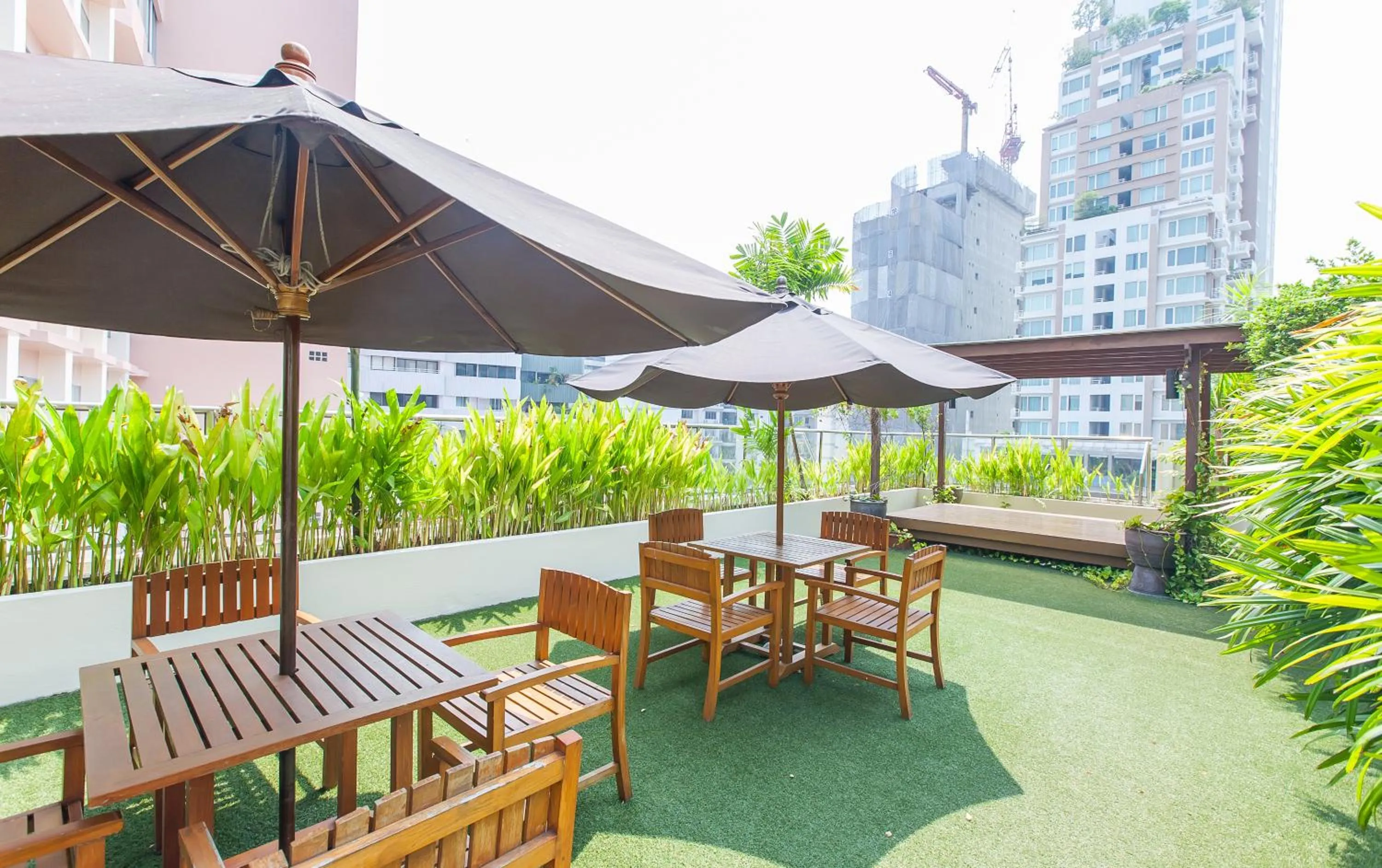 Patio in Oakwood Residence Sukhumvit 24 Bangkok