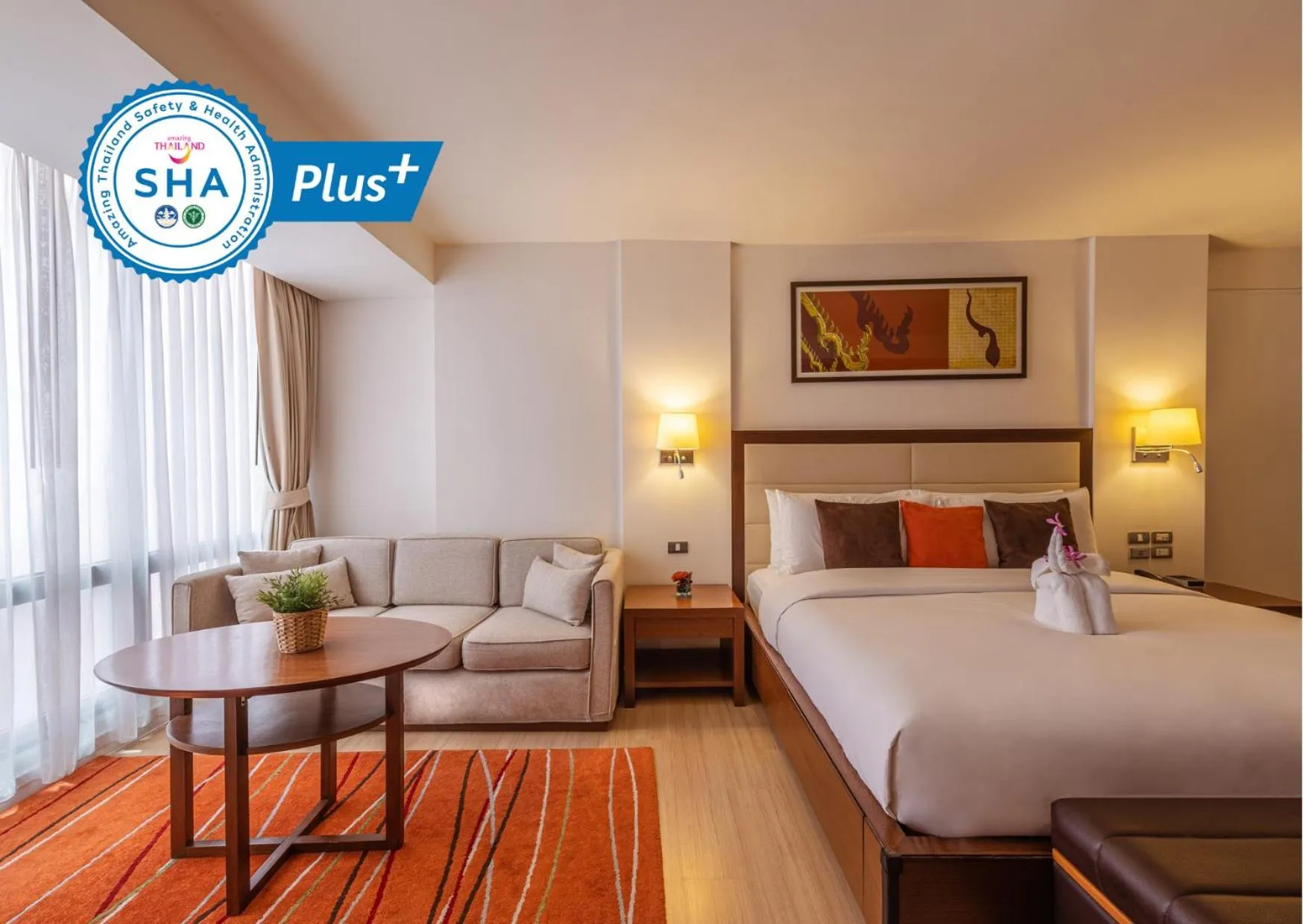 Photo of the whole room, Bed in Oakwood Residence Sukhumvit 24 Bangkok