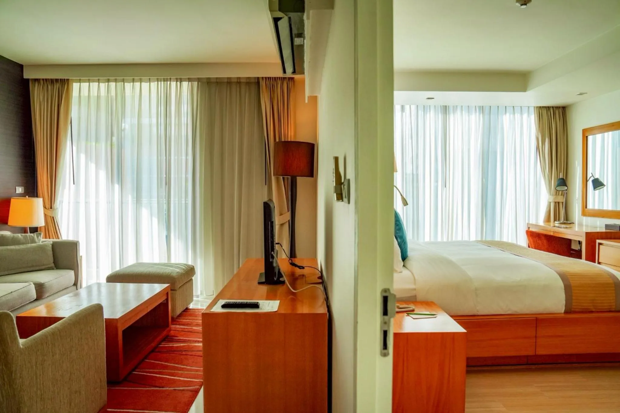 Bed in Oakwood Residence Sukhumvit 24 Bangkok