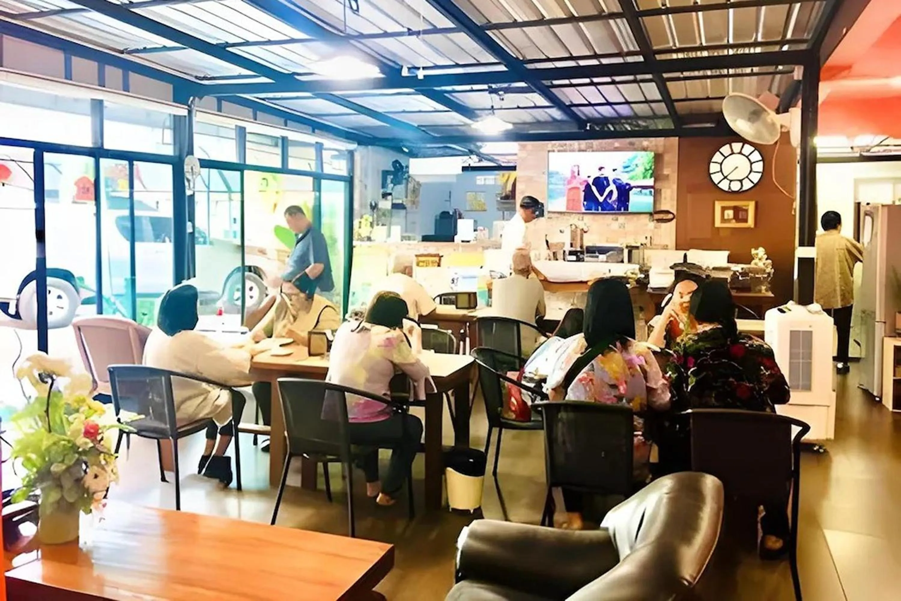 Restaurant/places to eat in Chat House Chiang Rai