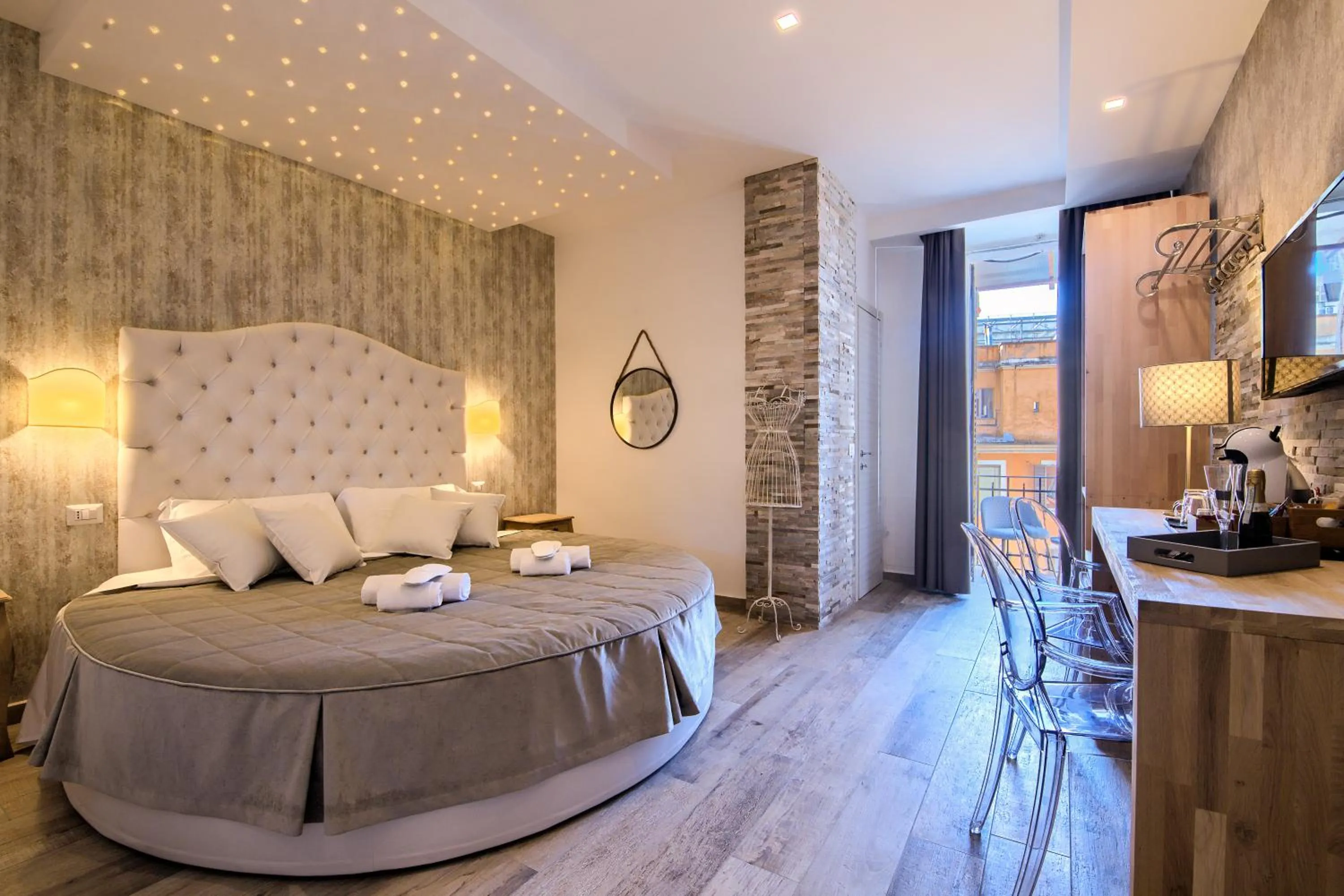 Coffee/tea facilities, Bed in Veneto Suite Rome