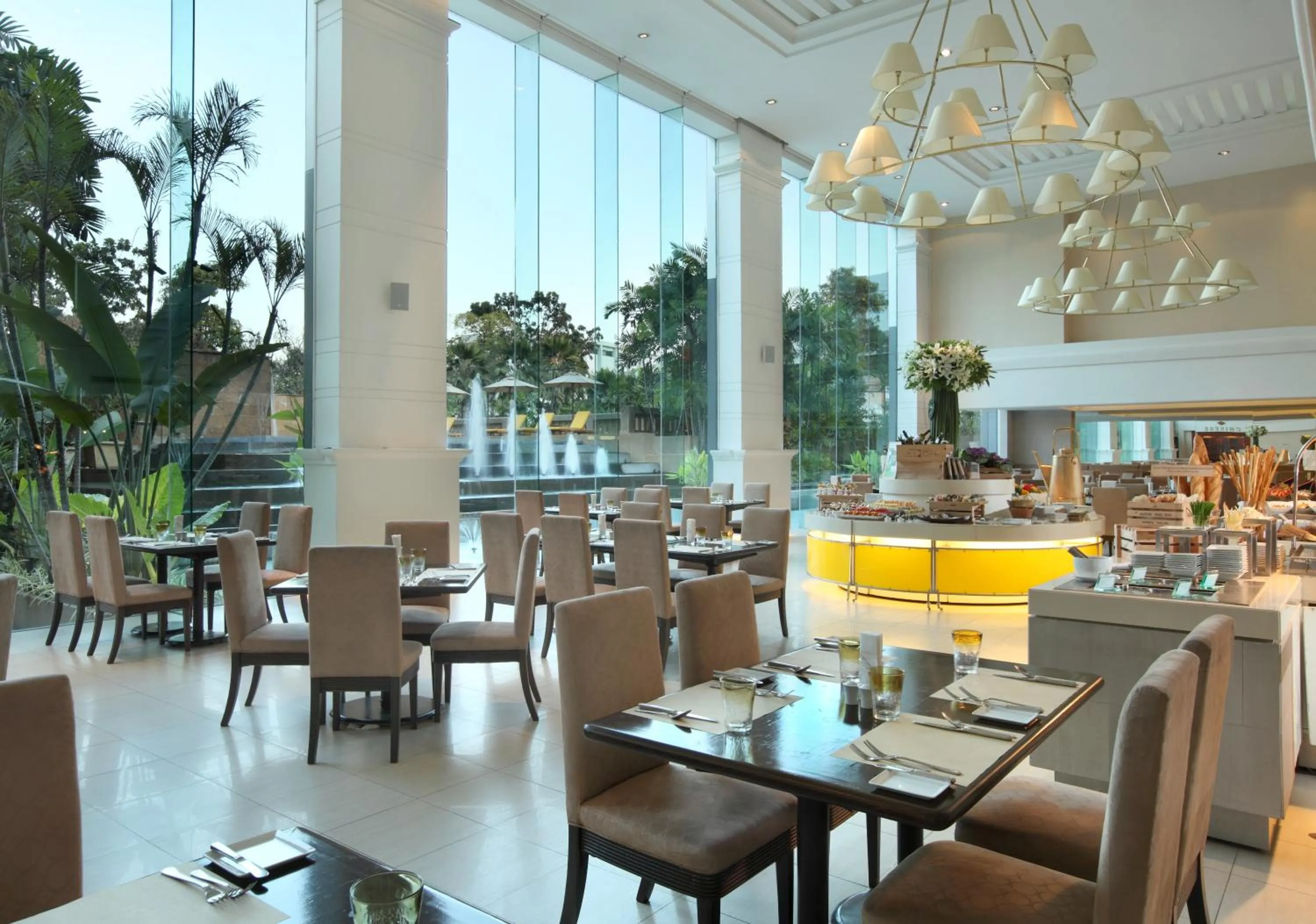 Restaurant/places to eat in Dusit Princess Srinakarin Bangkok