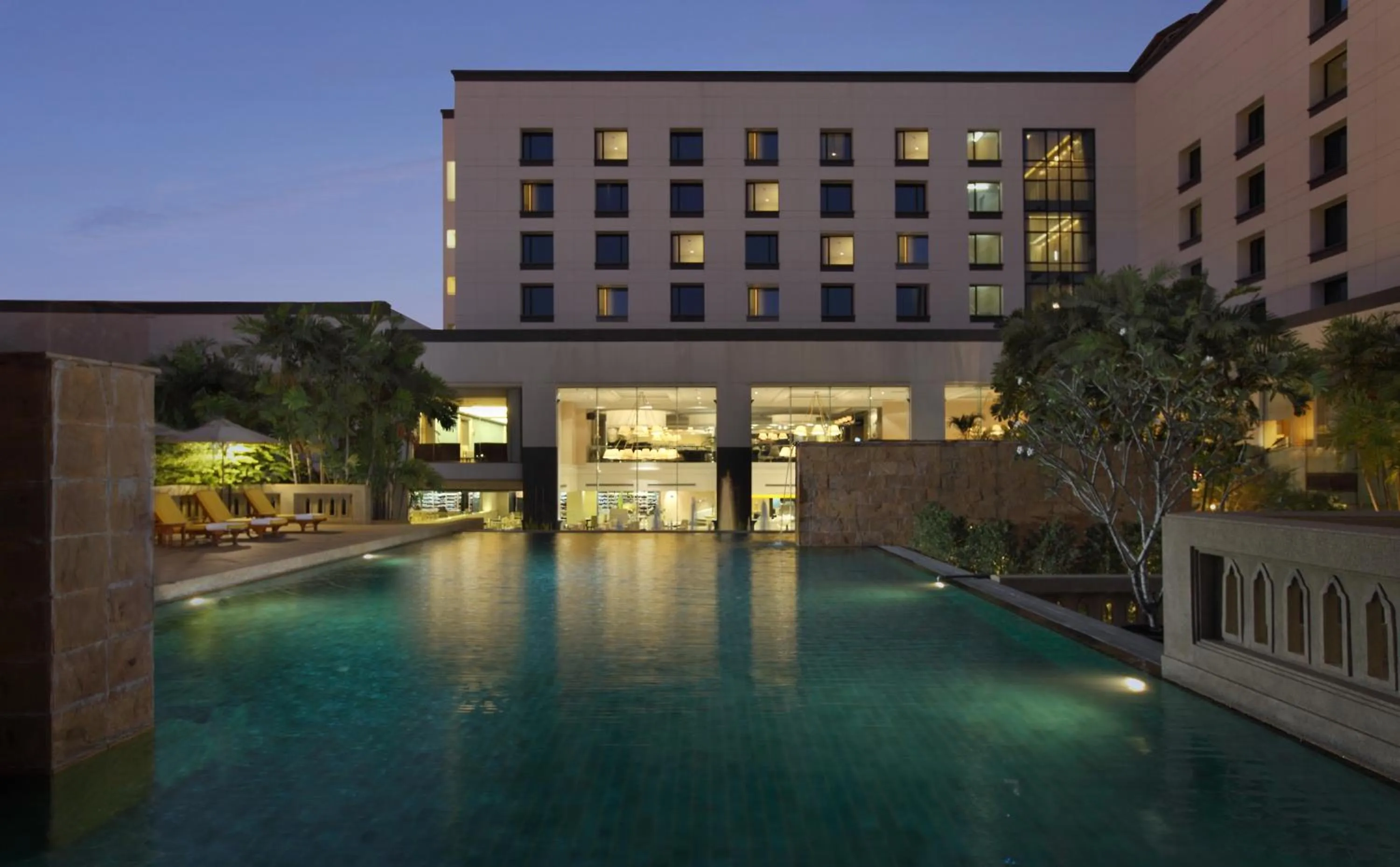 Facade/entrance in Dusit Princess Srinakarin Bangkok