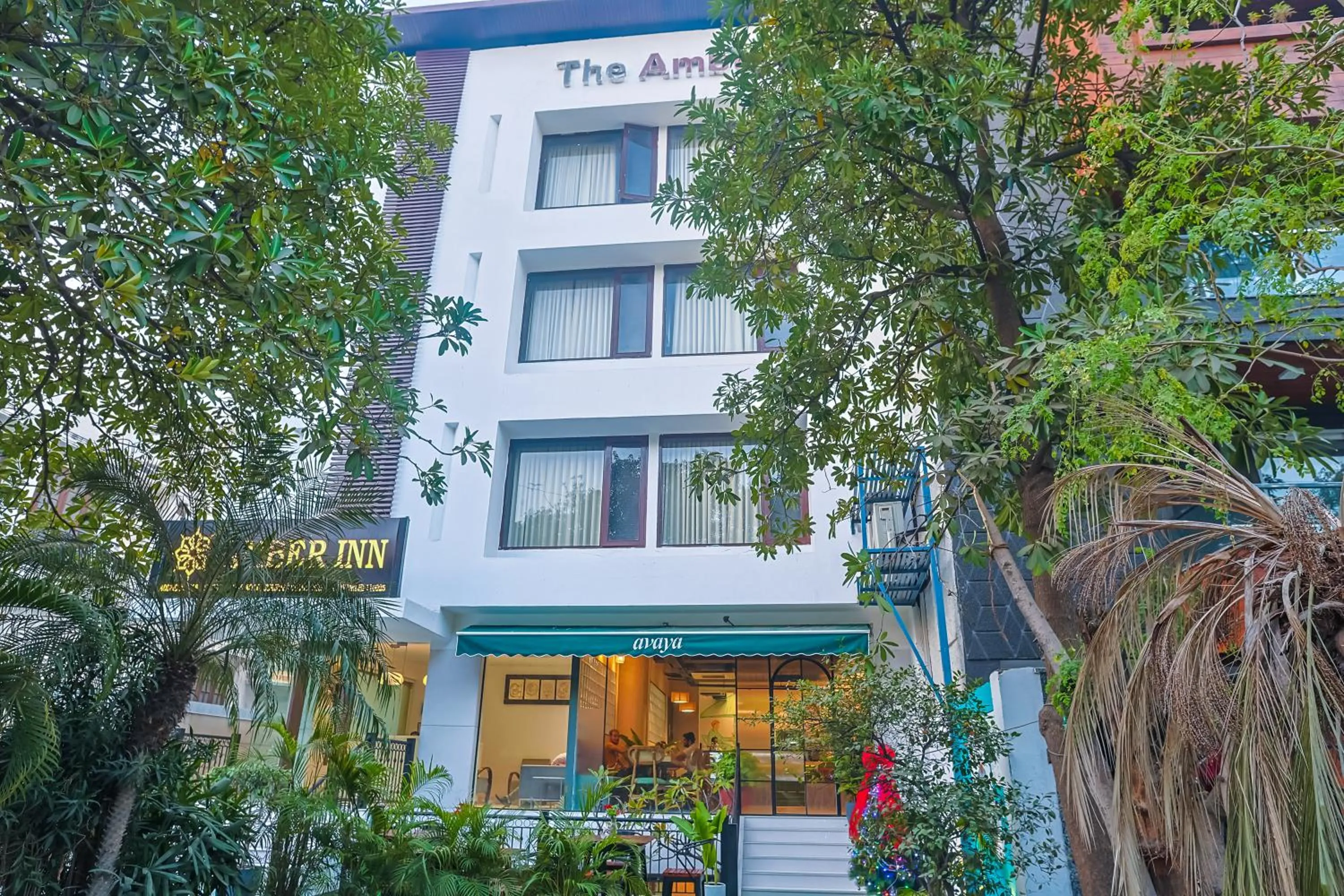 Facade/entrance in Amber Inn by Orion Hotels