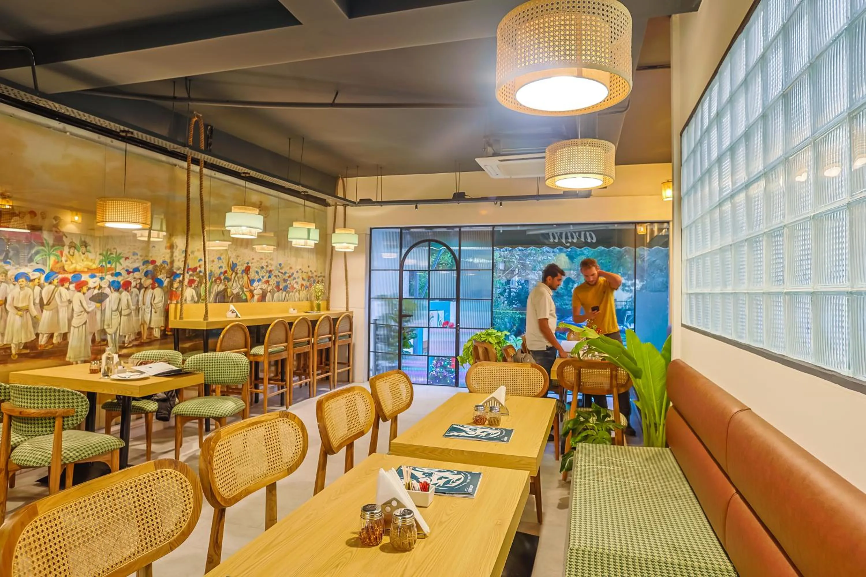 Restaurant/places to eat in Amber Inn by Orion Hotels