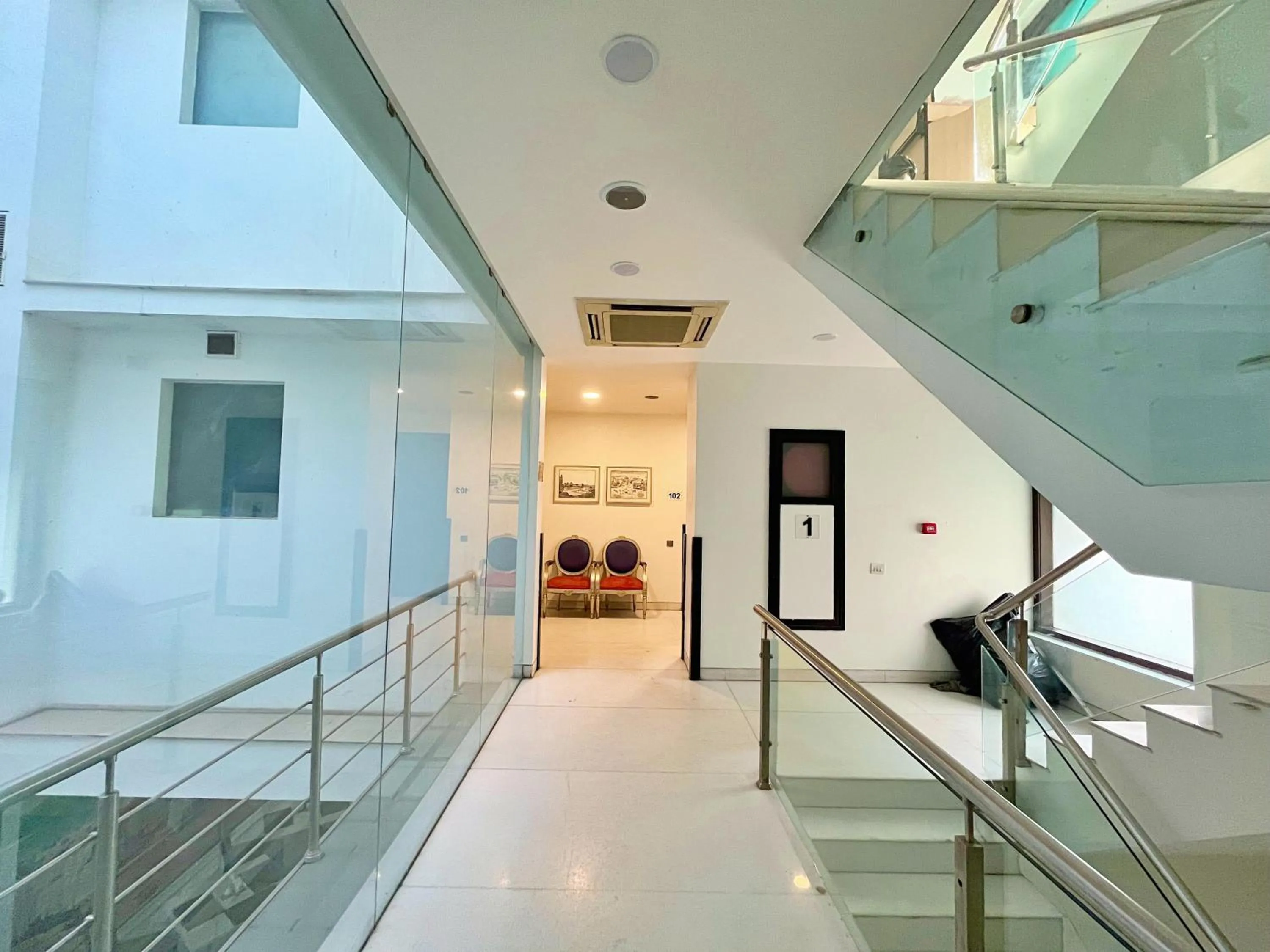 Lobby or reception in Amber Inn by Orion Hotels