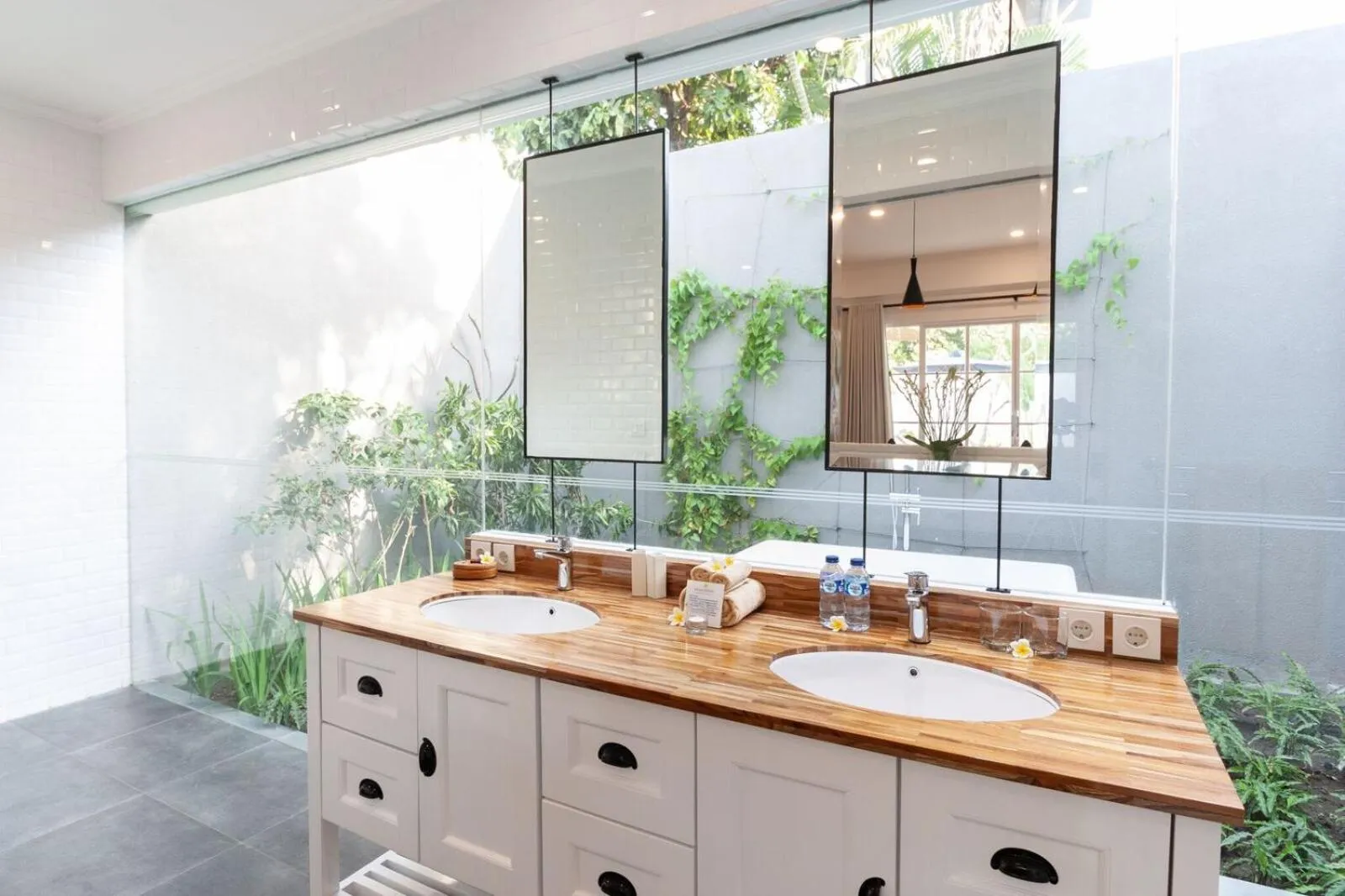 trouser press in Villa Coco Bali