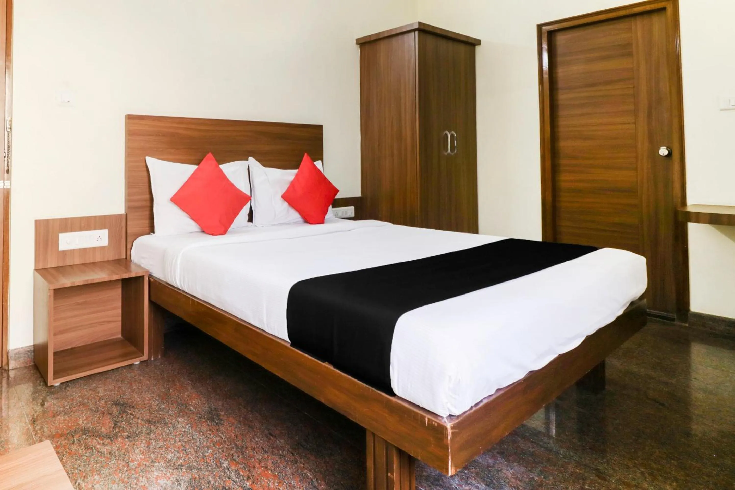Bedroom, Bed in Hotel O Champion Comfort Near Hosahalli Metro Station