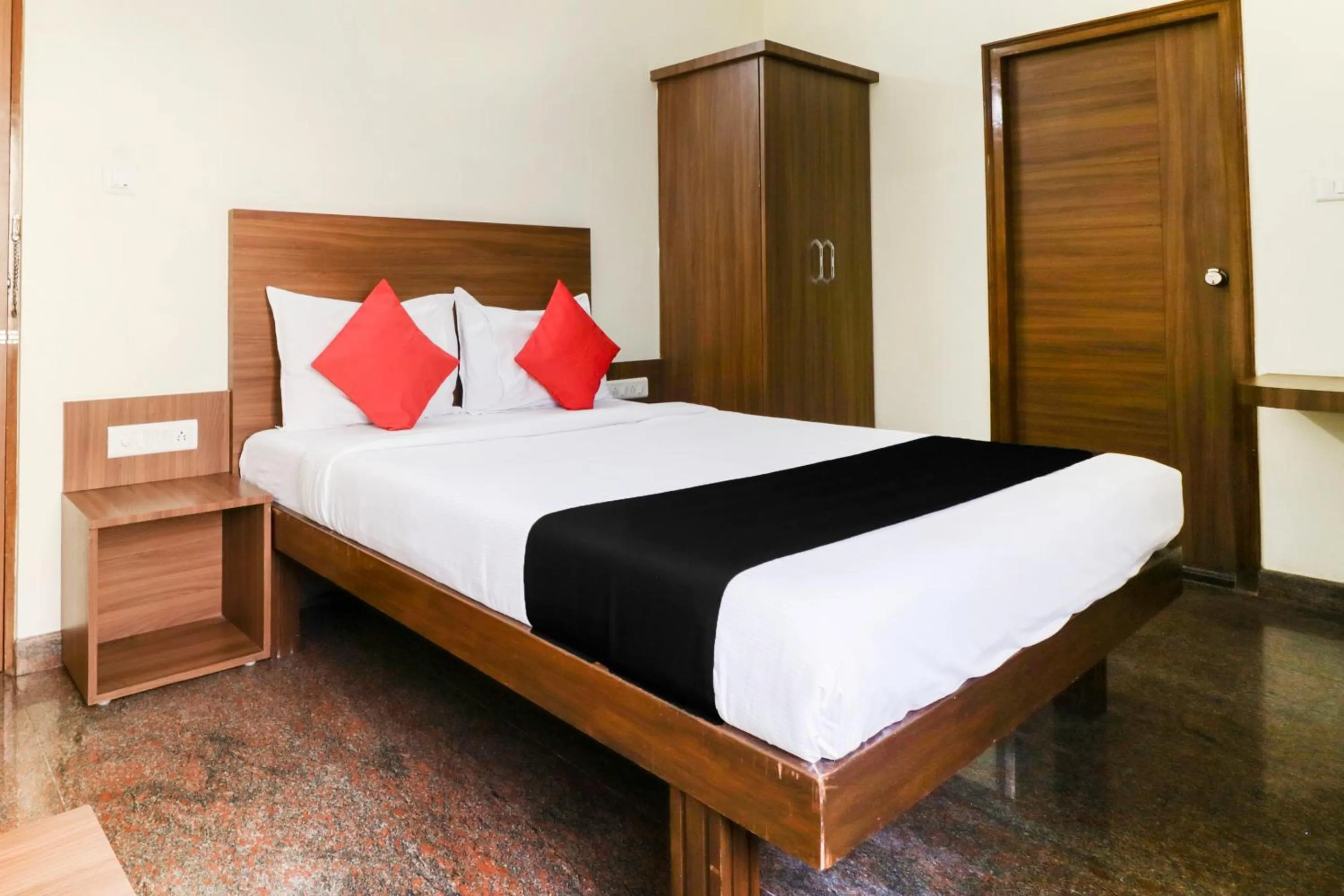 Bedroom, Bed in Hotel O Champion Comfort Near Hosahalli Metro Station