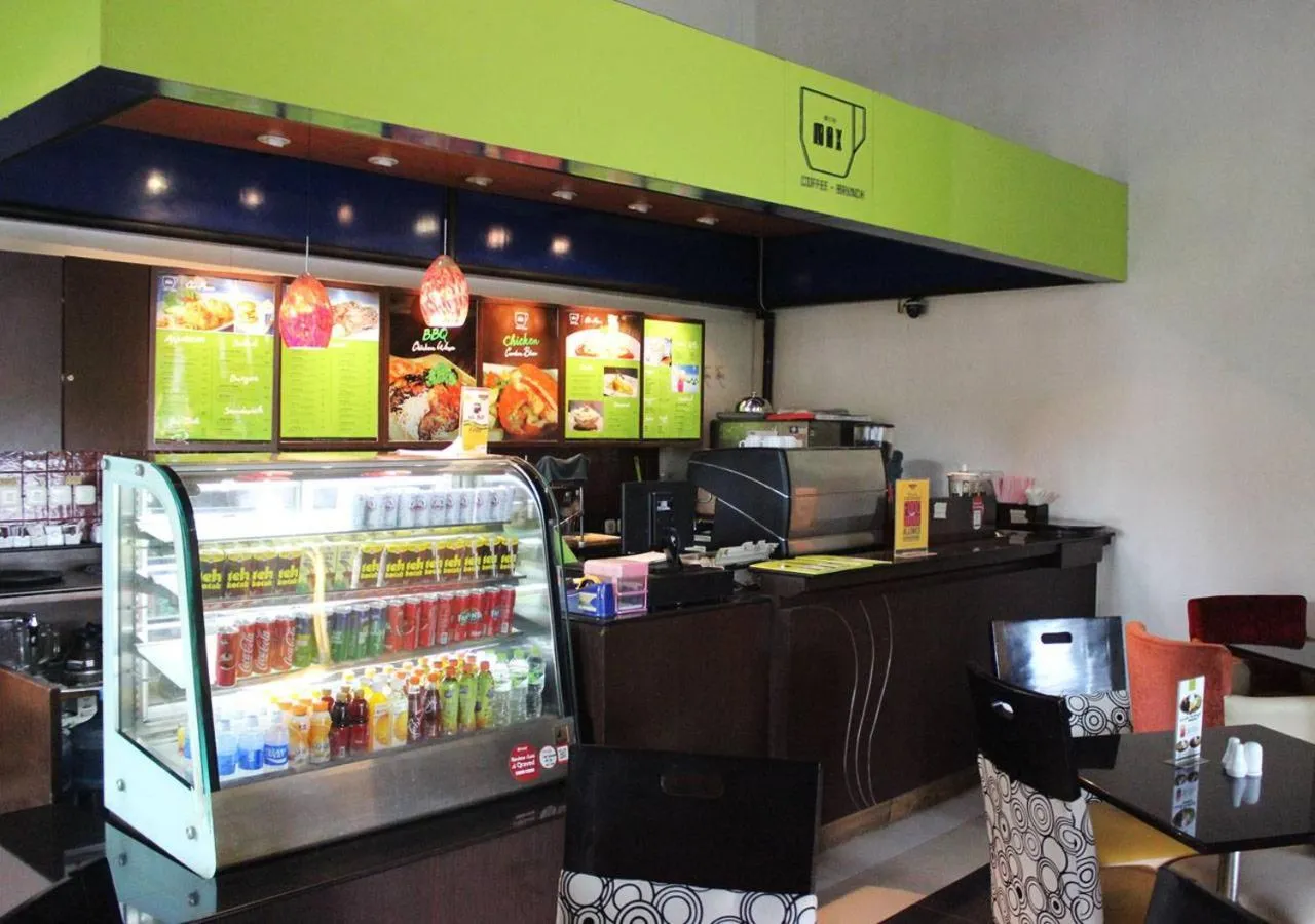 Restaurant/places to eat in MaxOneHotels at Sabang