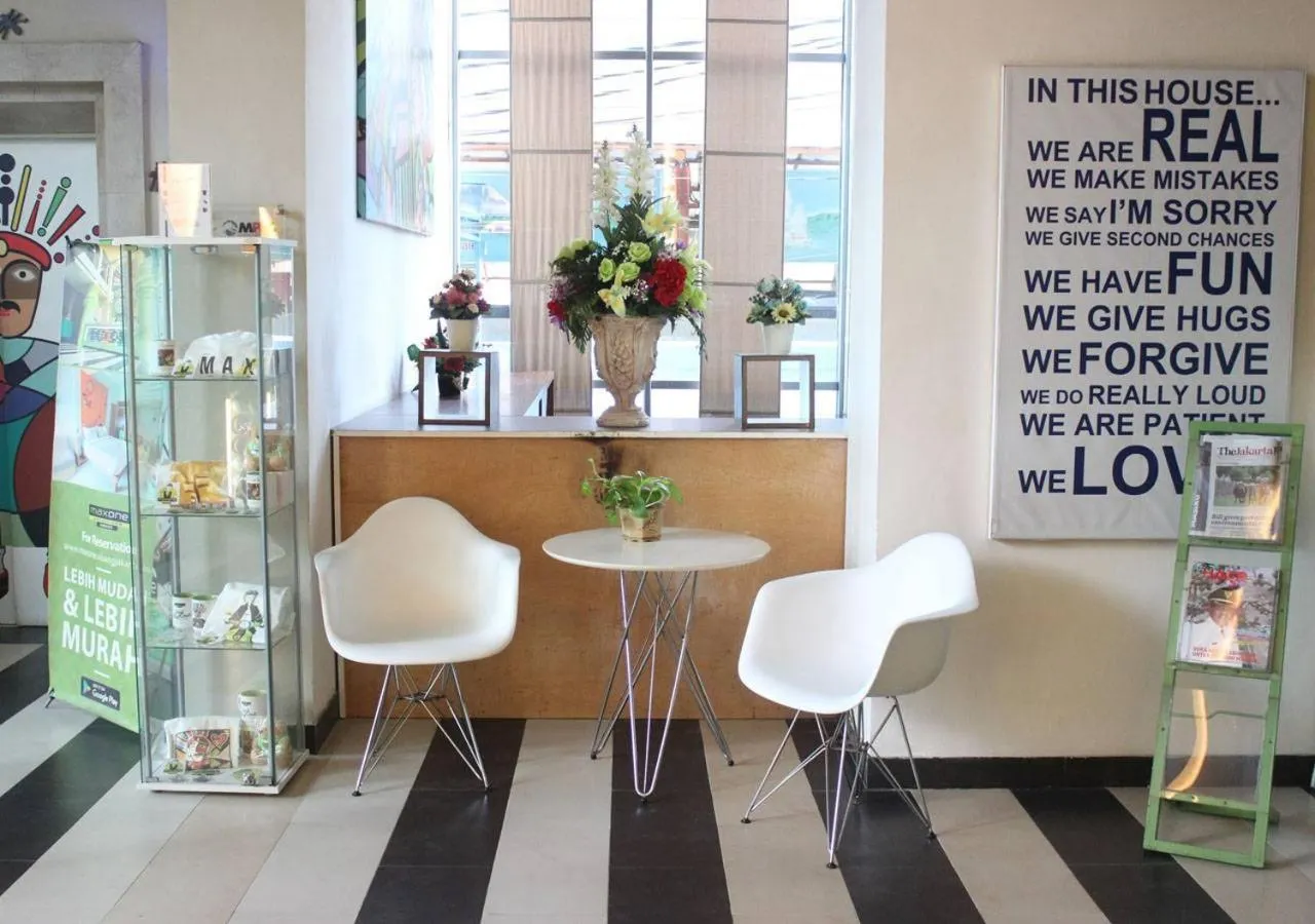 Lobby or reception in MaxOneHotels at Sabang