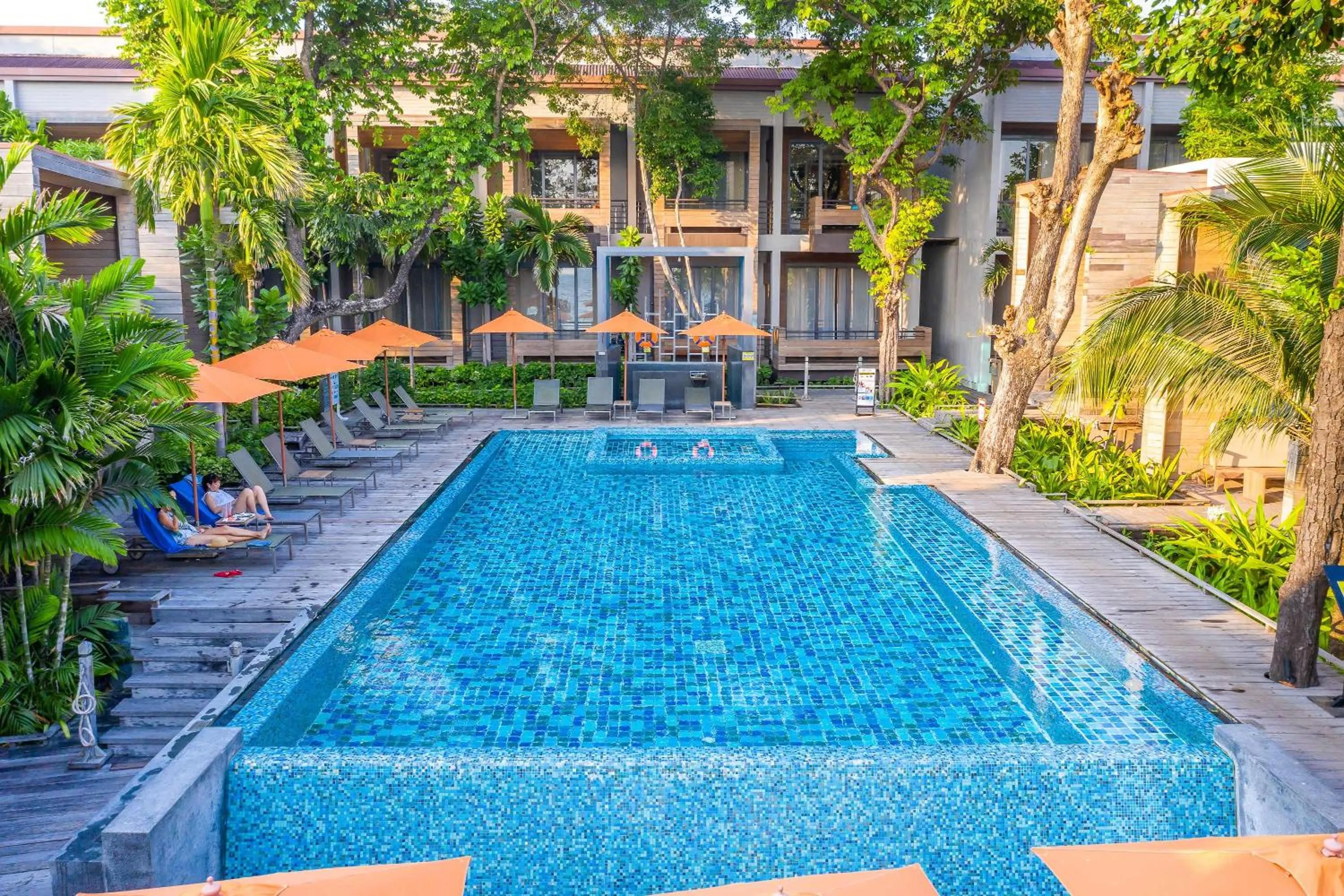 Swimming pool in Sai Kaew Beach Resort