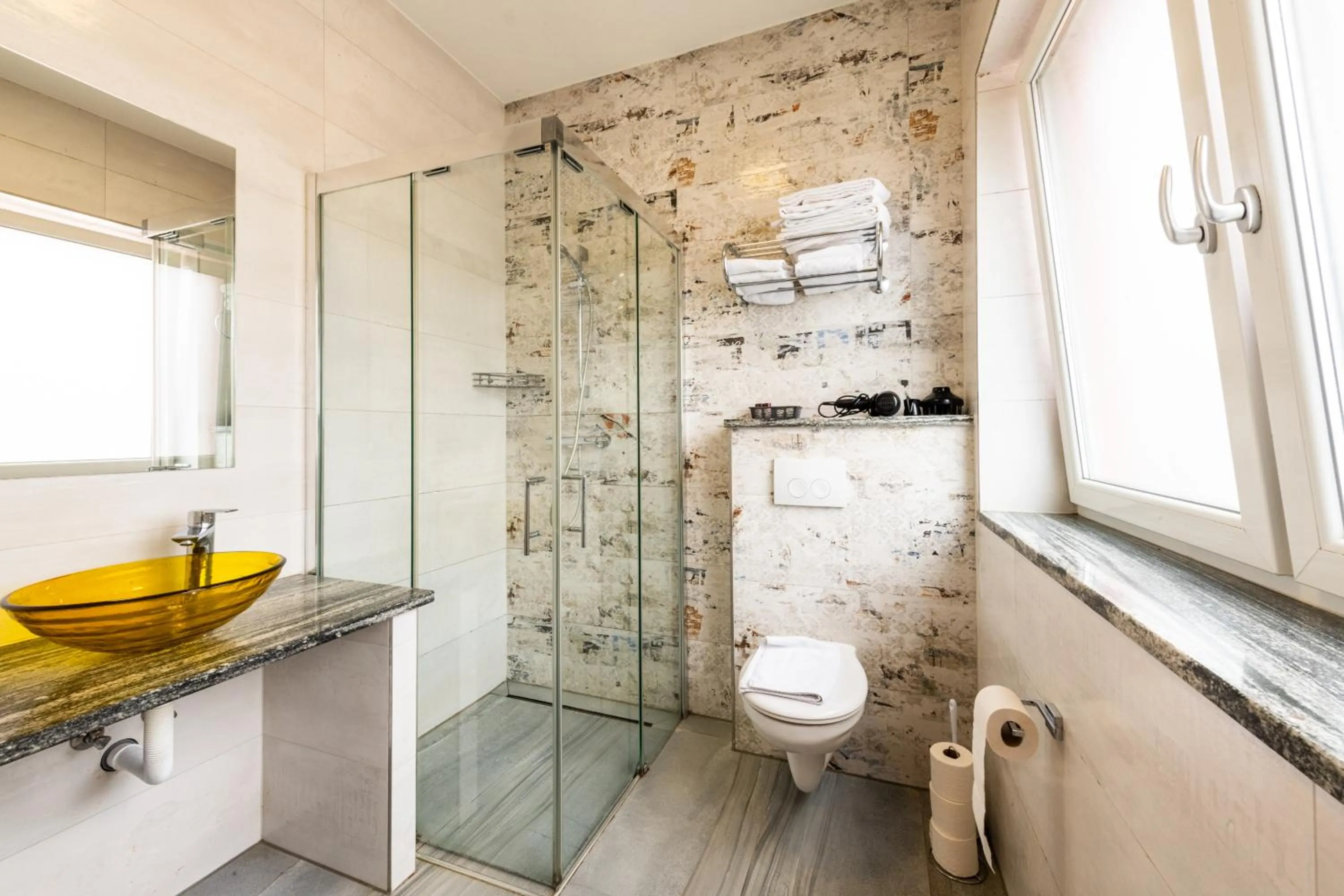 Shower in Wels Inn Hotel