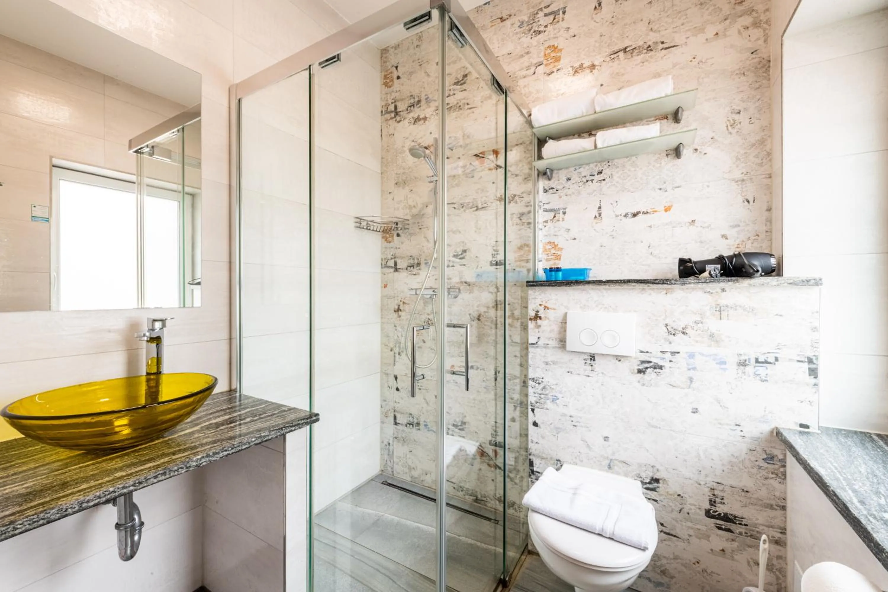 Shower in Wels Inn Hotel