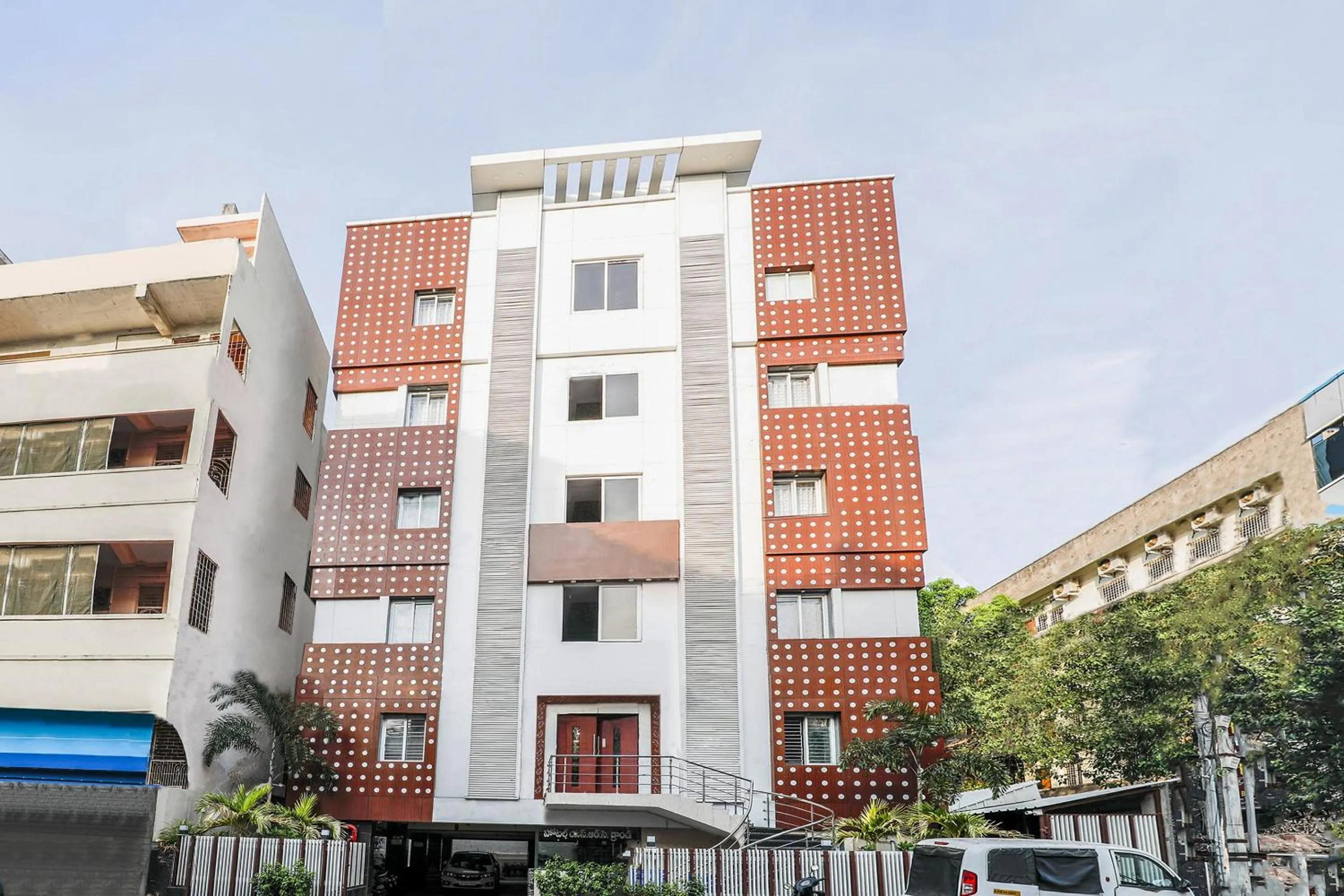 Facade/entrance in Super Hotel O Src Grand