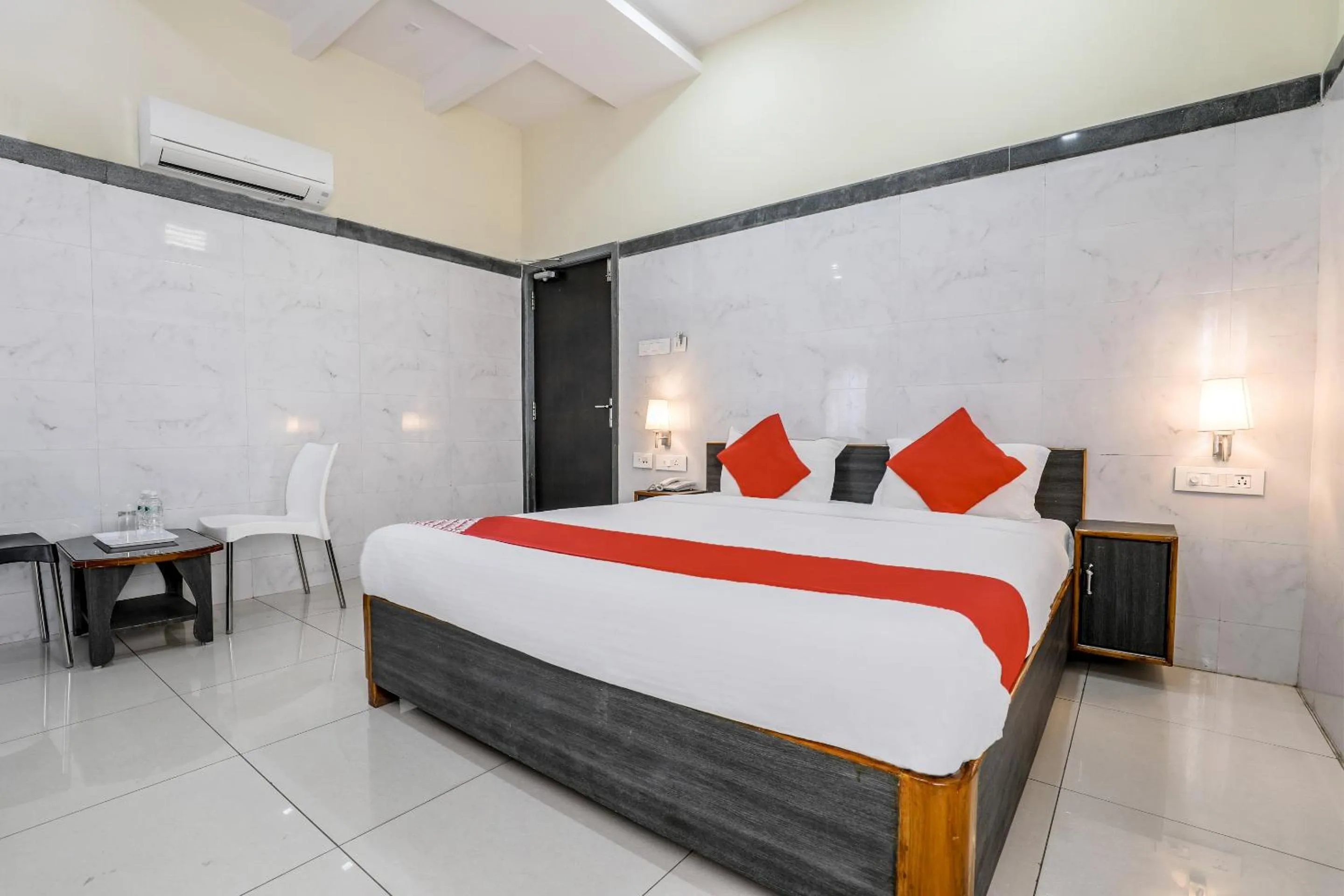 Bedroom, Bed in Super Hotel O Src Grand