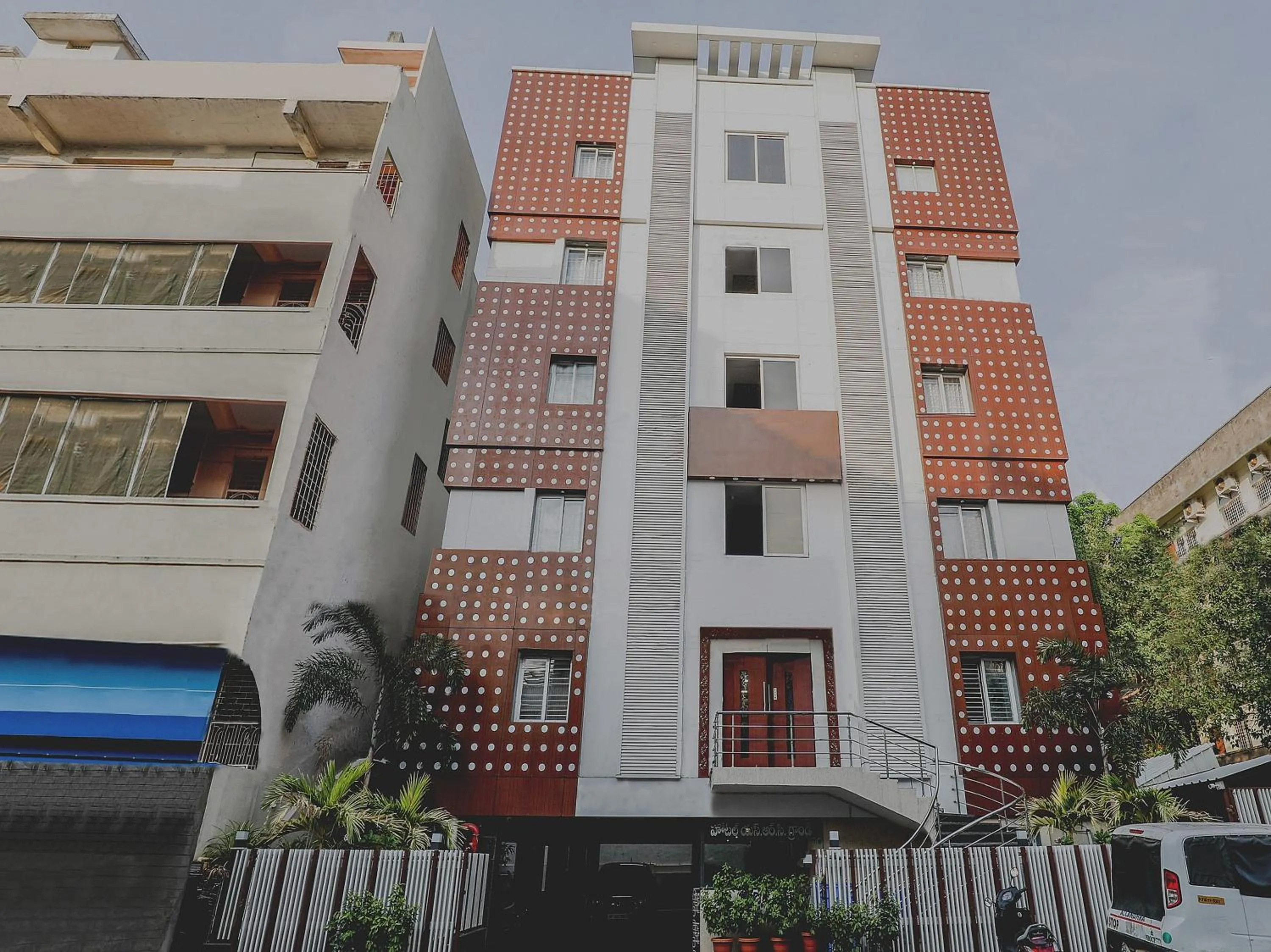 Facade/entrance in Super Hotel O Src Grand