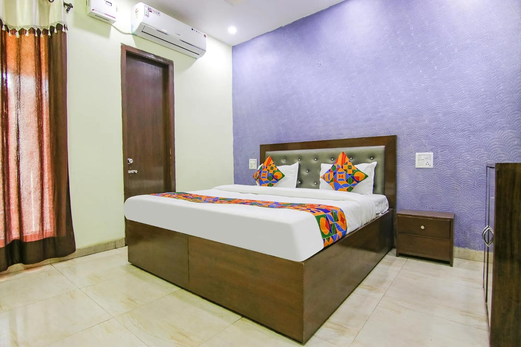 Bed in FabExpress Kohinoor City