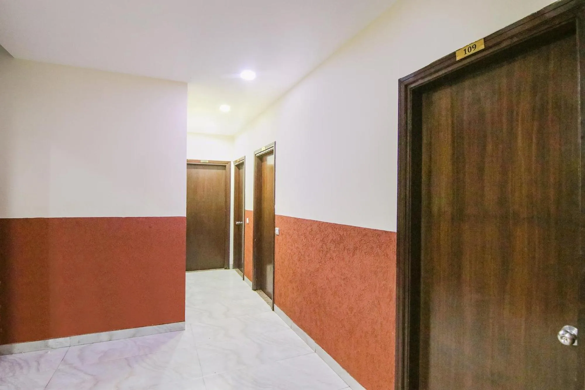 Lobby or reception in FabExpress Kohinoor City