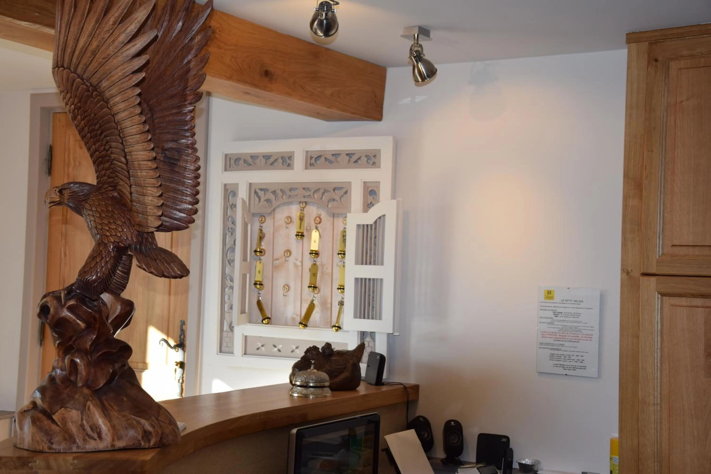 Lobby or reception in Le Petit Relais