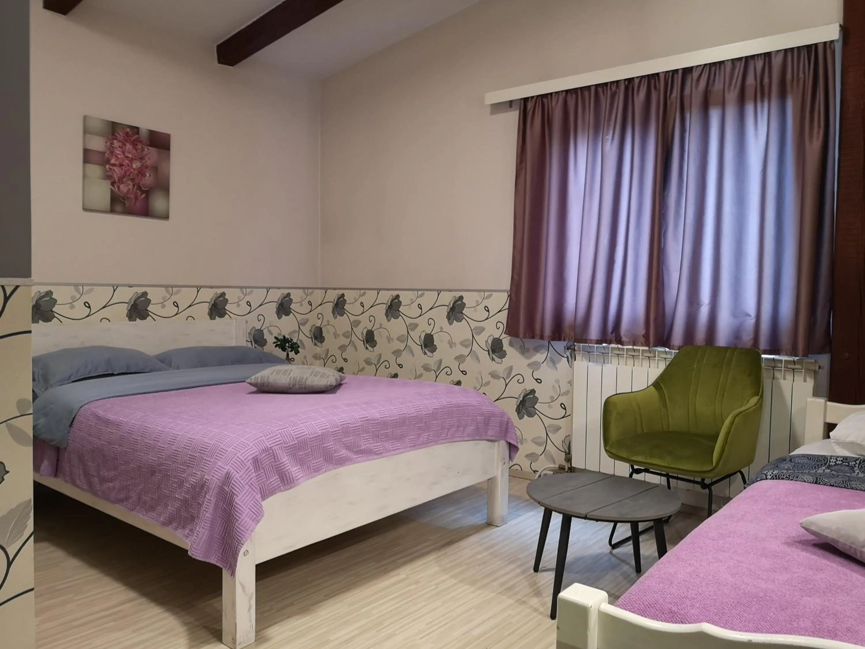 Bed in Rooms Madison