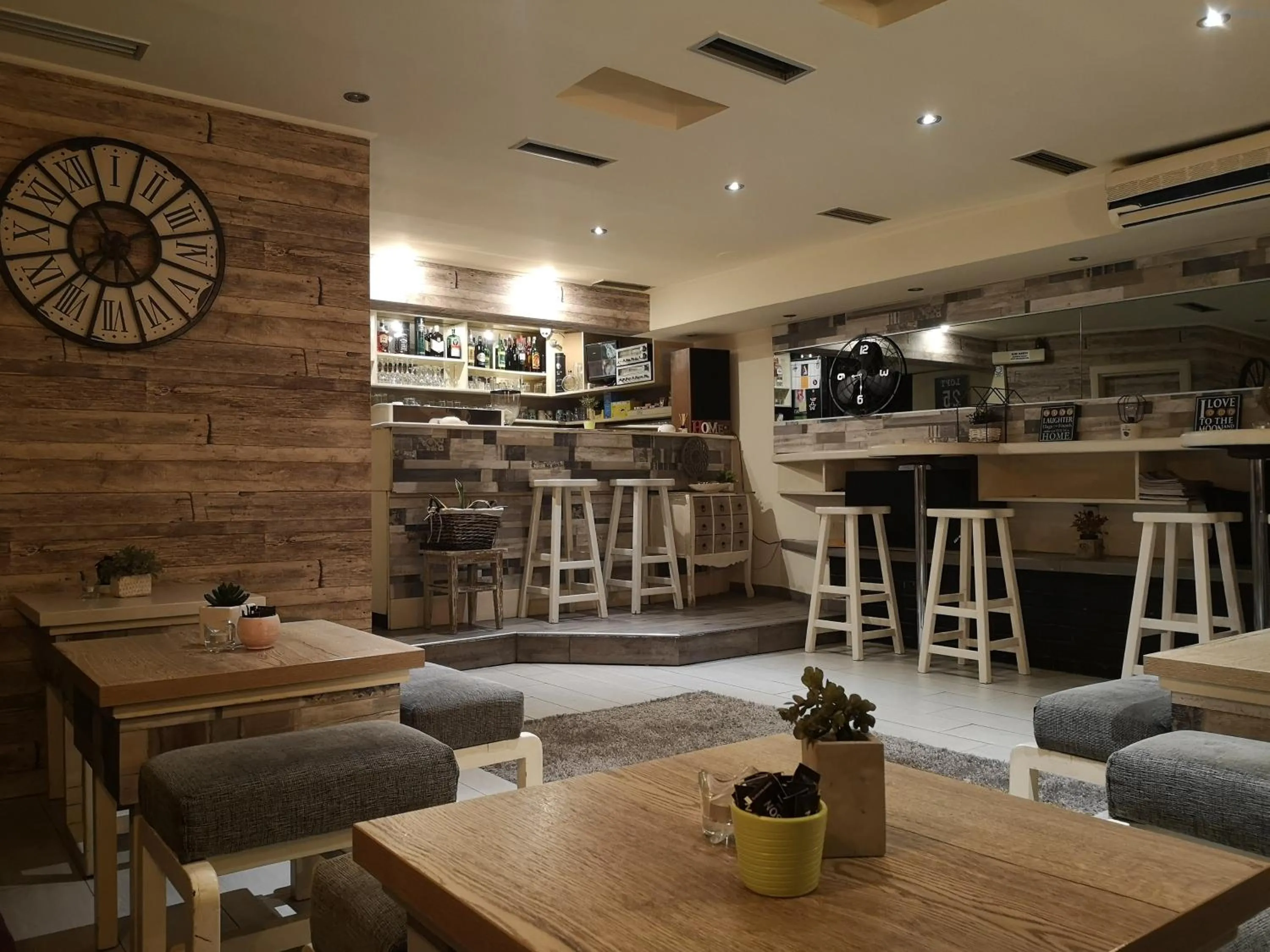 Property building in Rooms Madison