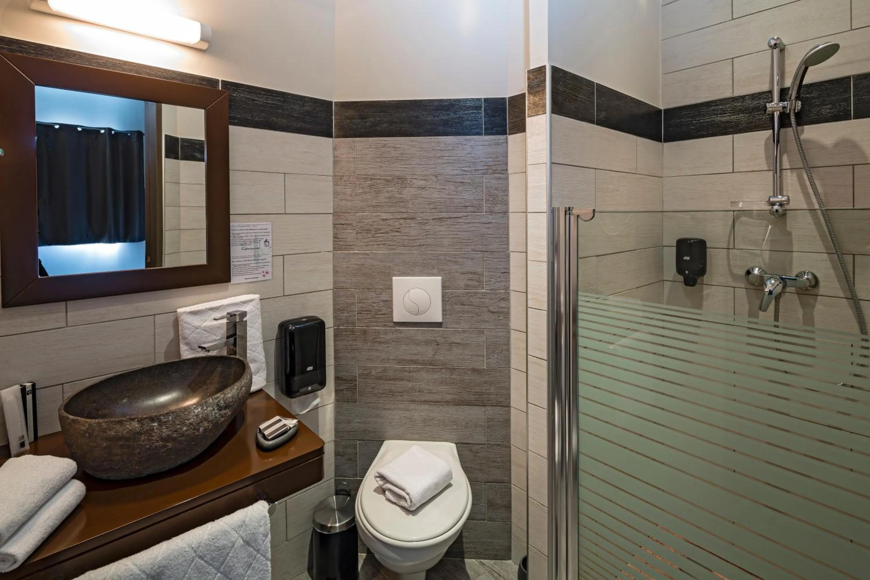 Bathroom in Le Ya'Tis