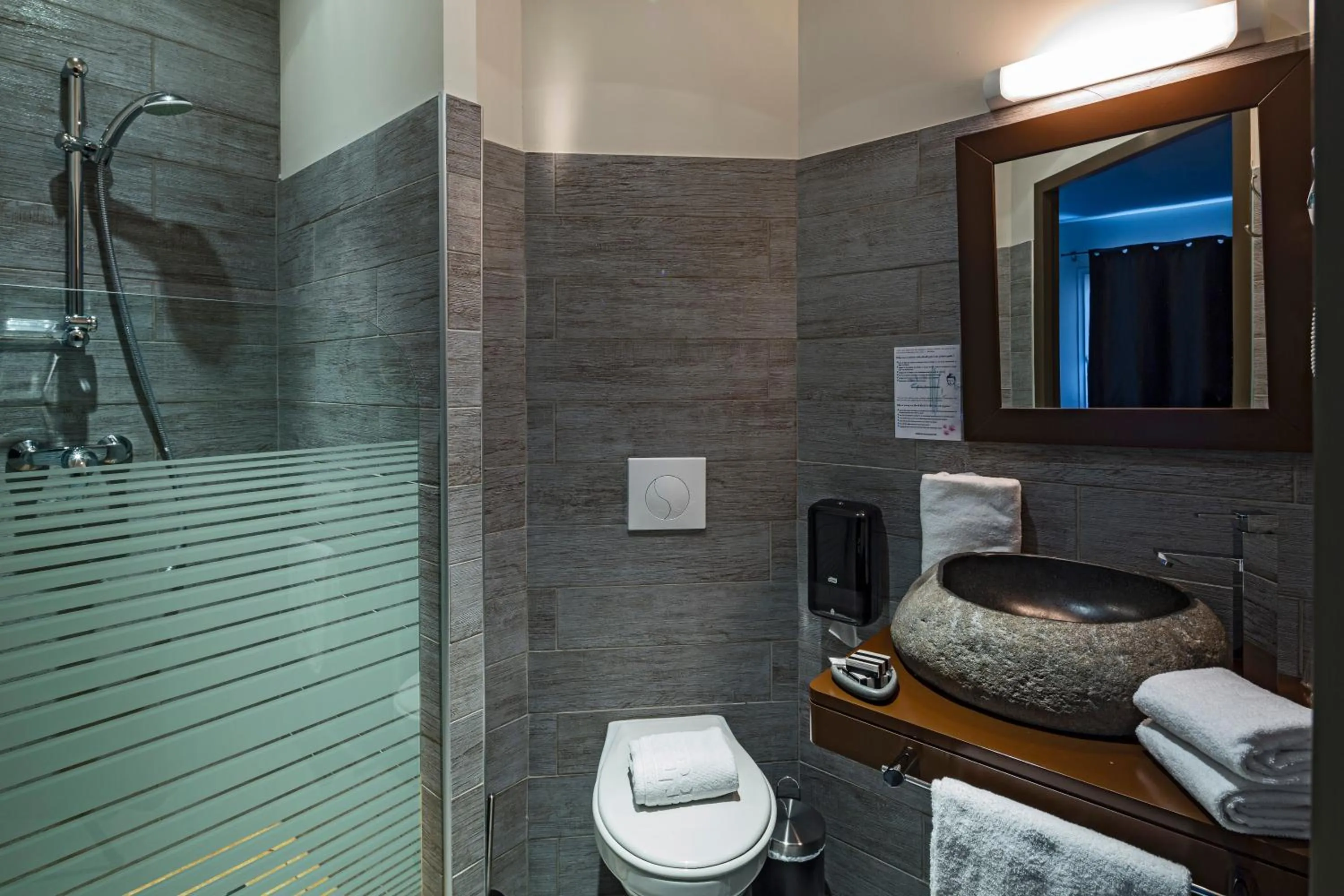 Bathroom in Le Ya'Tis