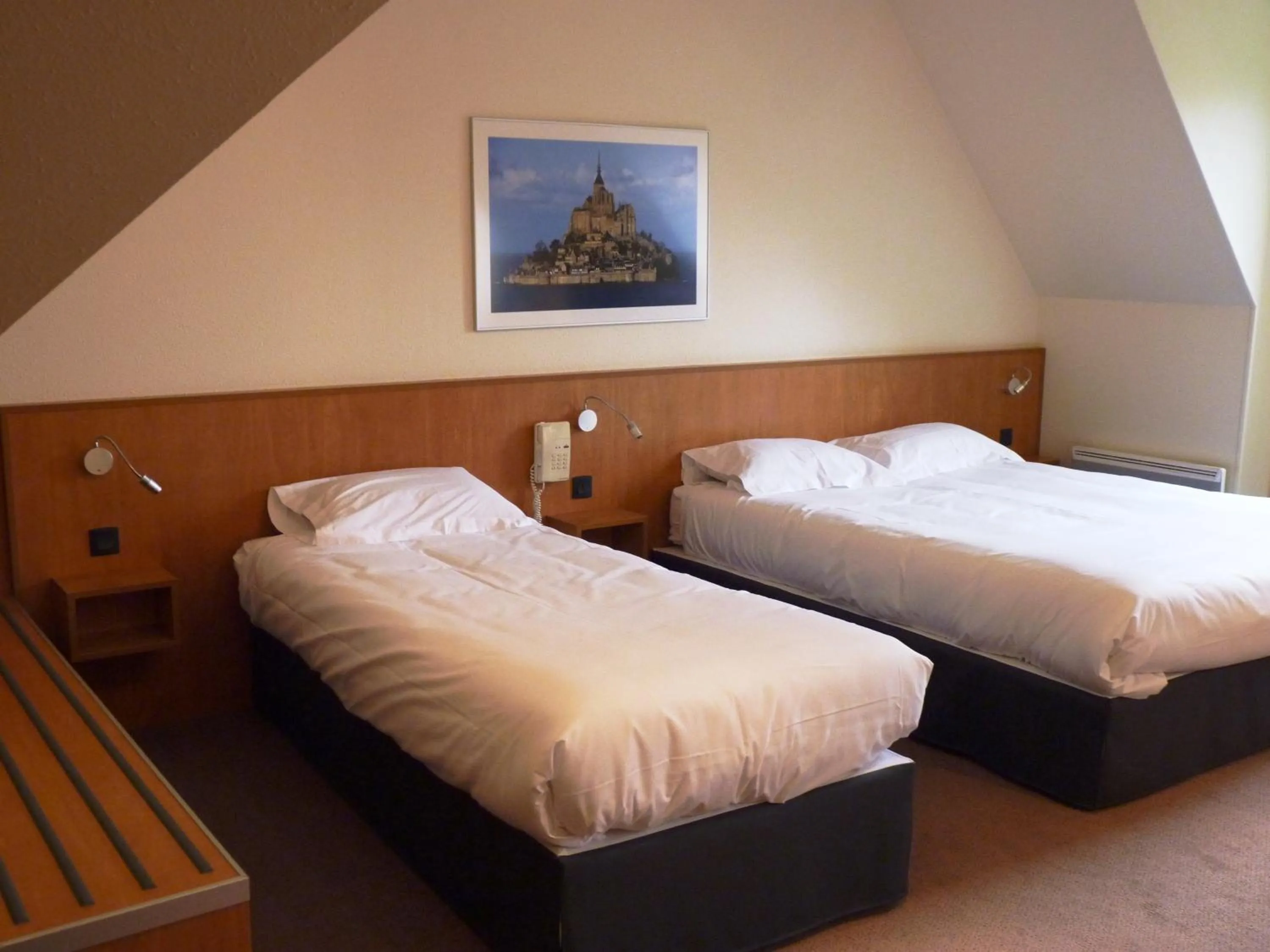 Bedroom, Bed in Hôtel Vert