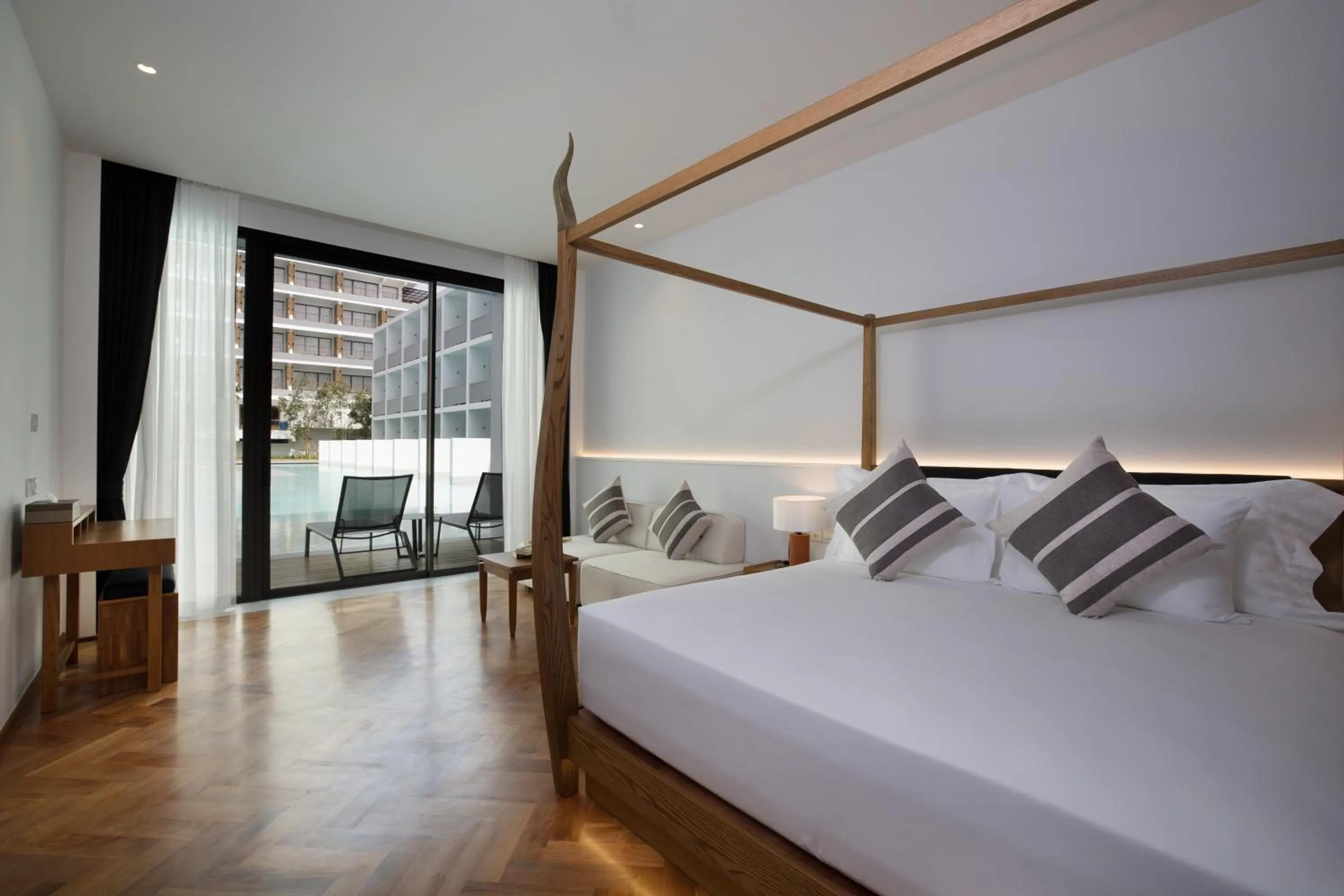 View (from property/room), Bed in Patong Beach Hotel by See2Sea