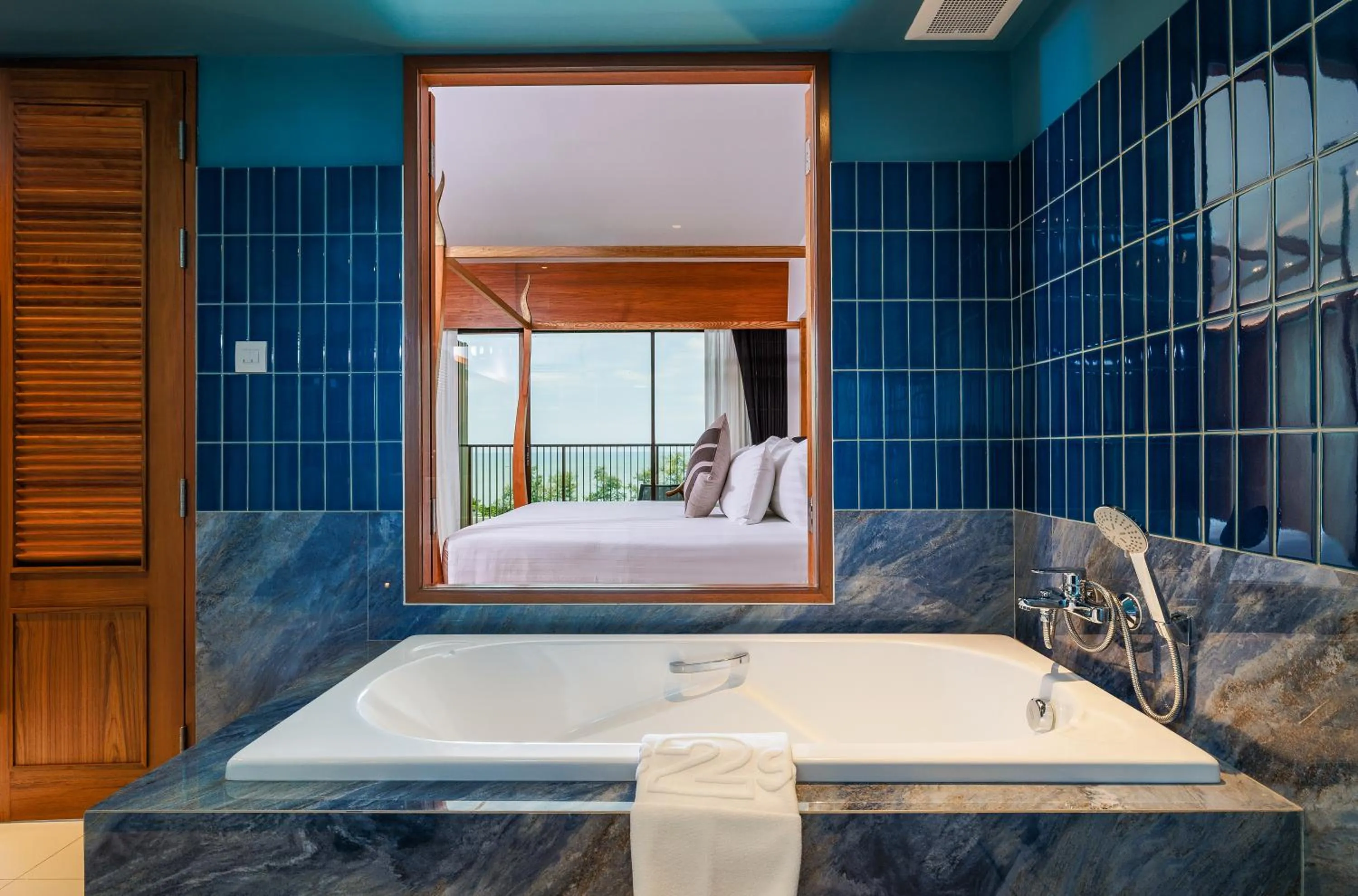 Bath, Bed in Patong Beach Hotel by See2Sea