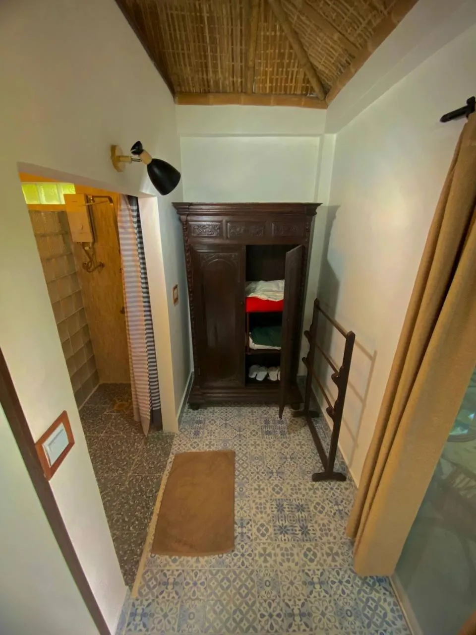 Bed in Au Cabaret Vert