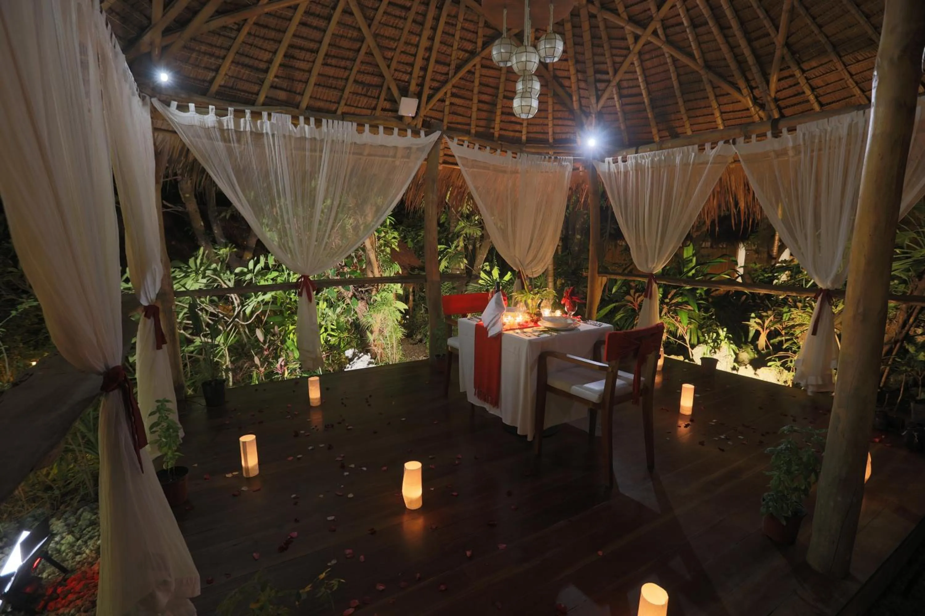 Restaurant/places to eat in Mandala Spa & Resort Villas