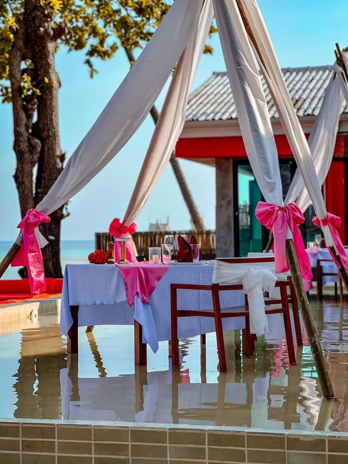 Restaurant/places to eat in Tolani Resort Koh Samui