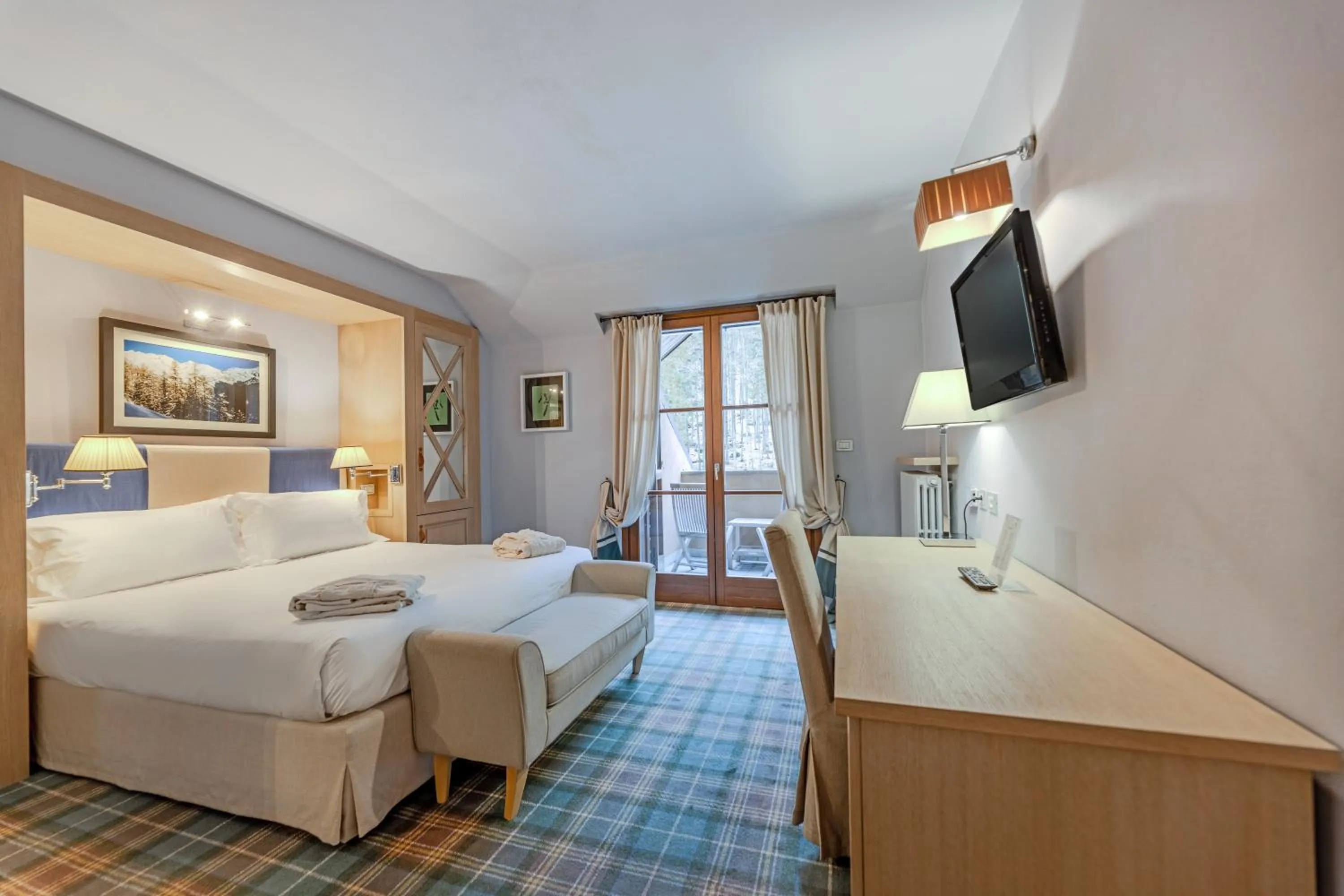 Bed in Val di Luce SPA Resort