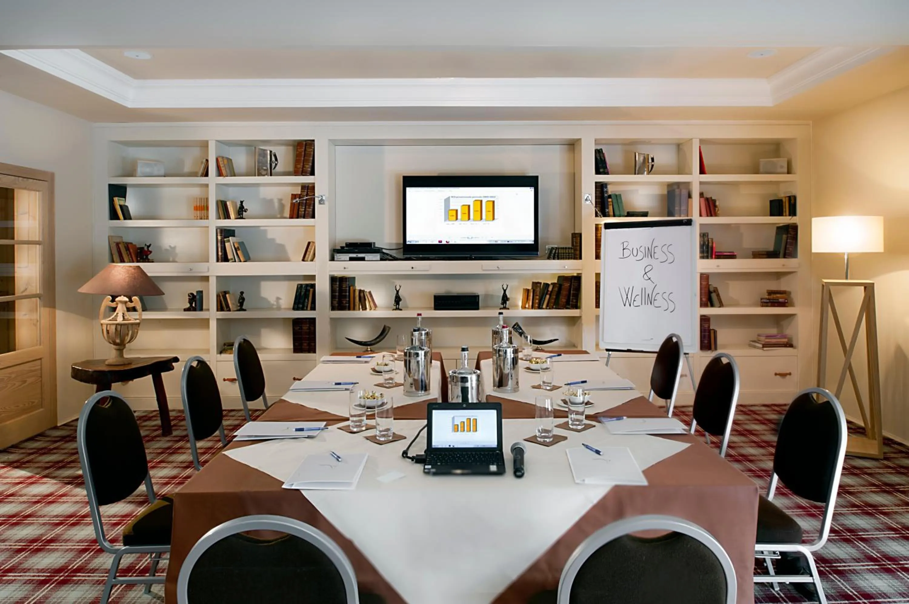 Communal lounge/ TV room in Val di Luce SPA Resort