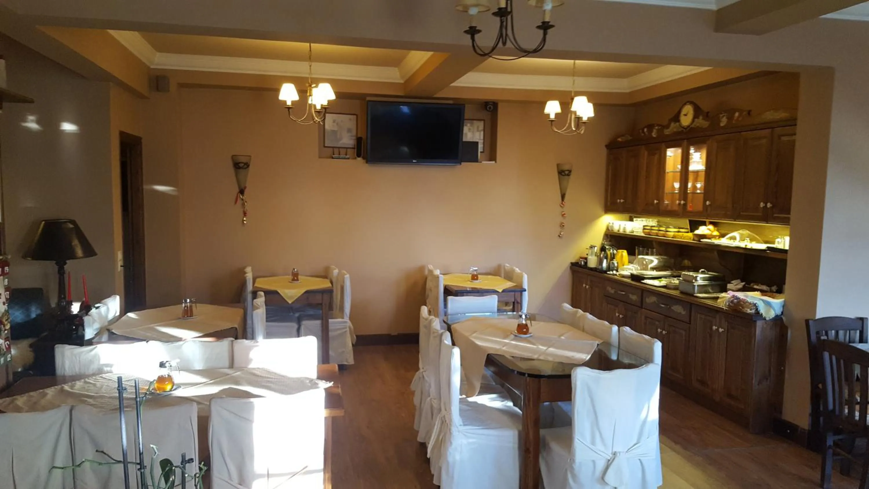 Breakfast in Villa Virginia Hotel