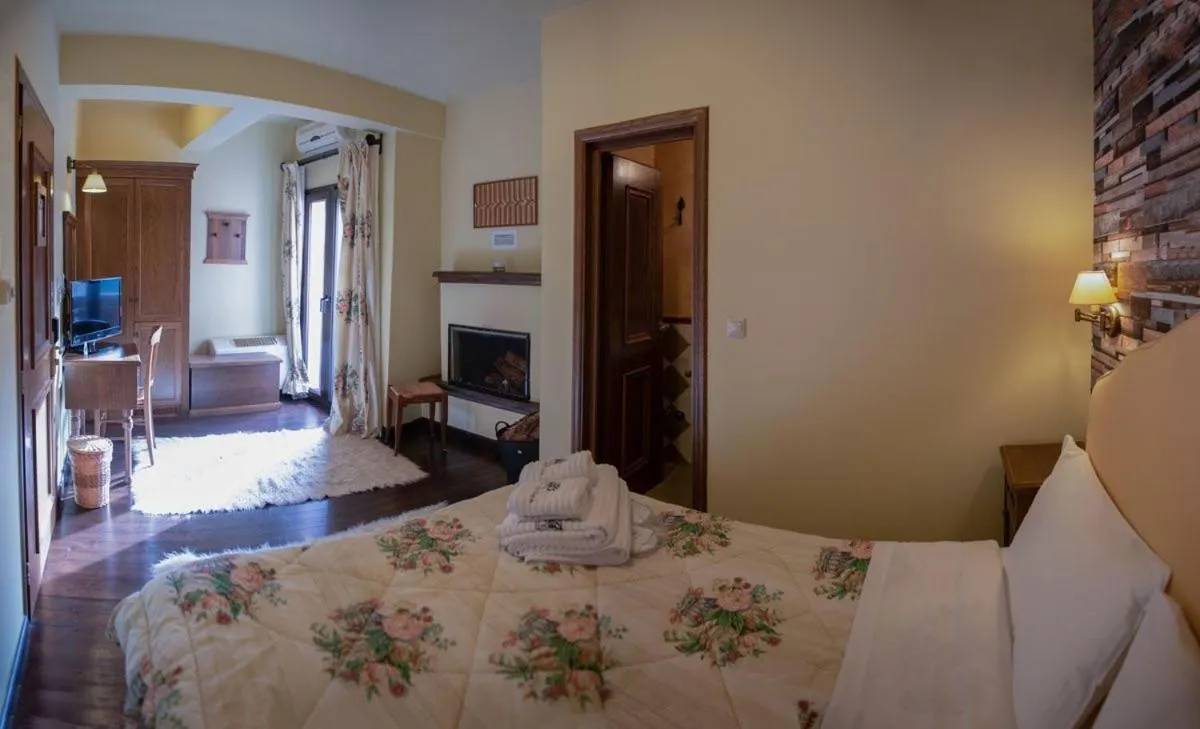 Bed in Villa Virginia Hotel