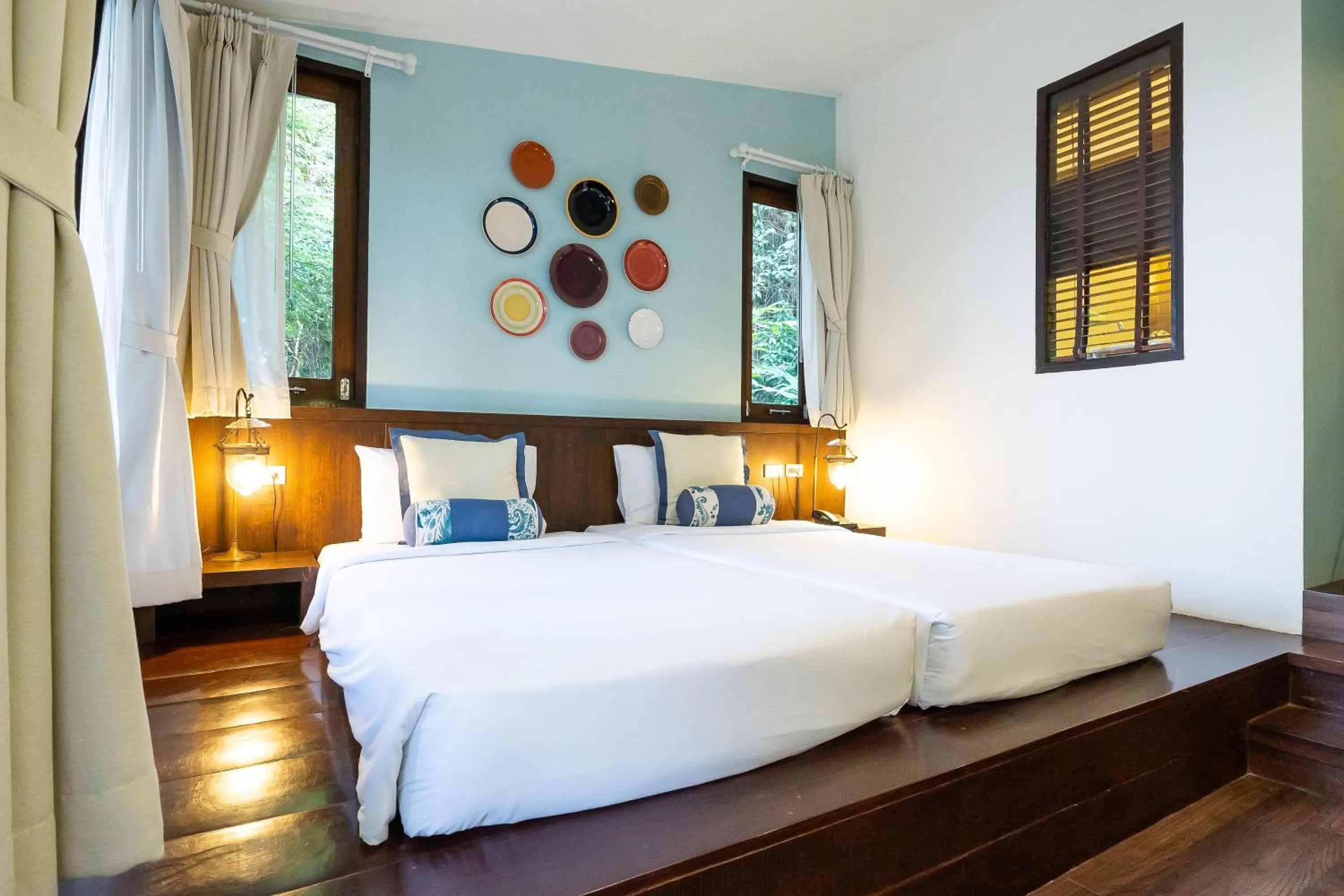 Bedroom, Bed in Aqua Beads Samed