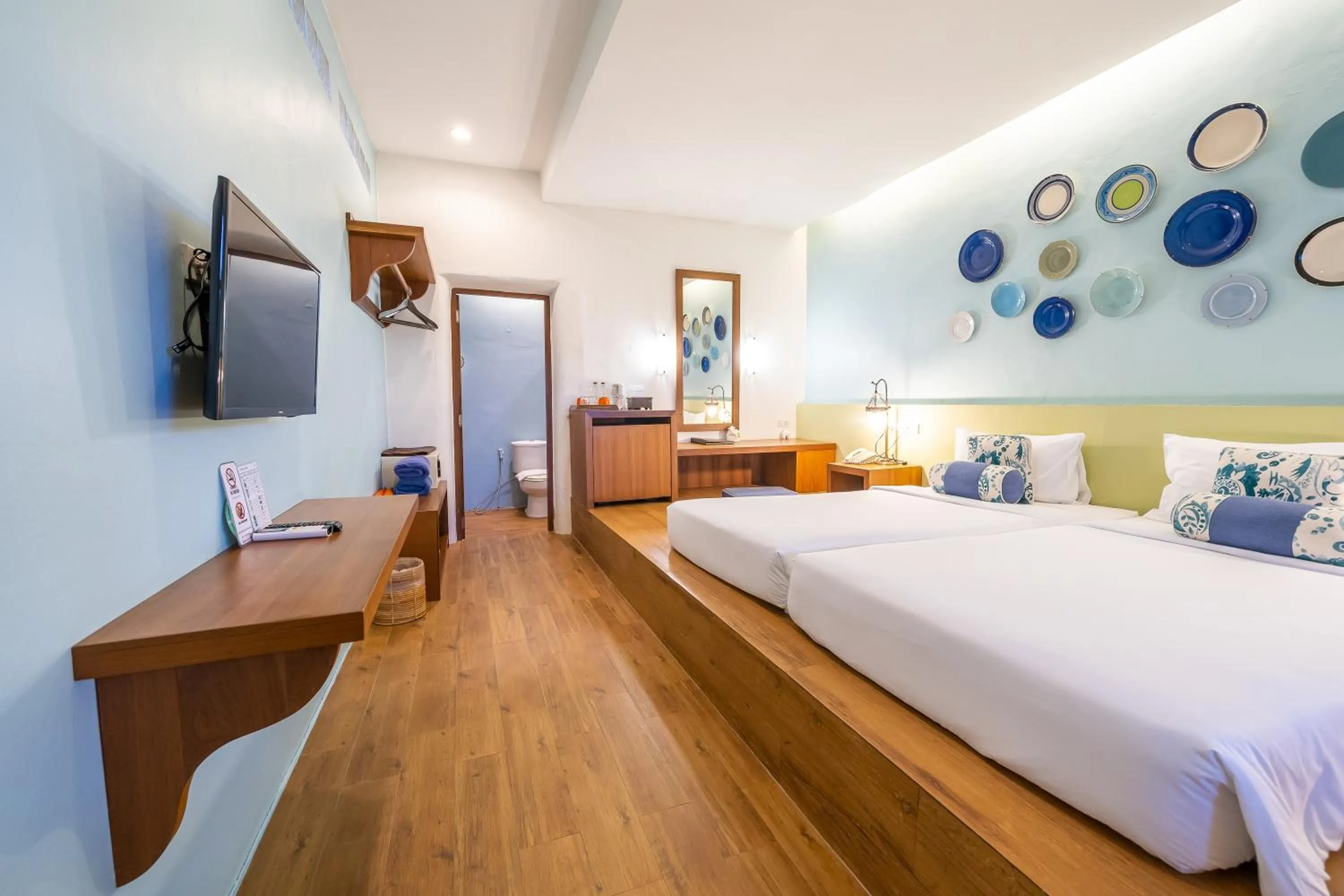 Photo of the whole room, Bed in Aqua Beads Samed