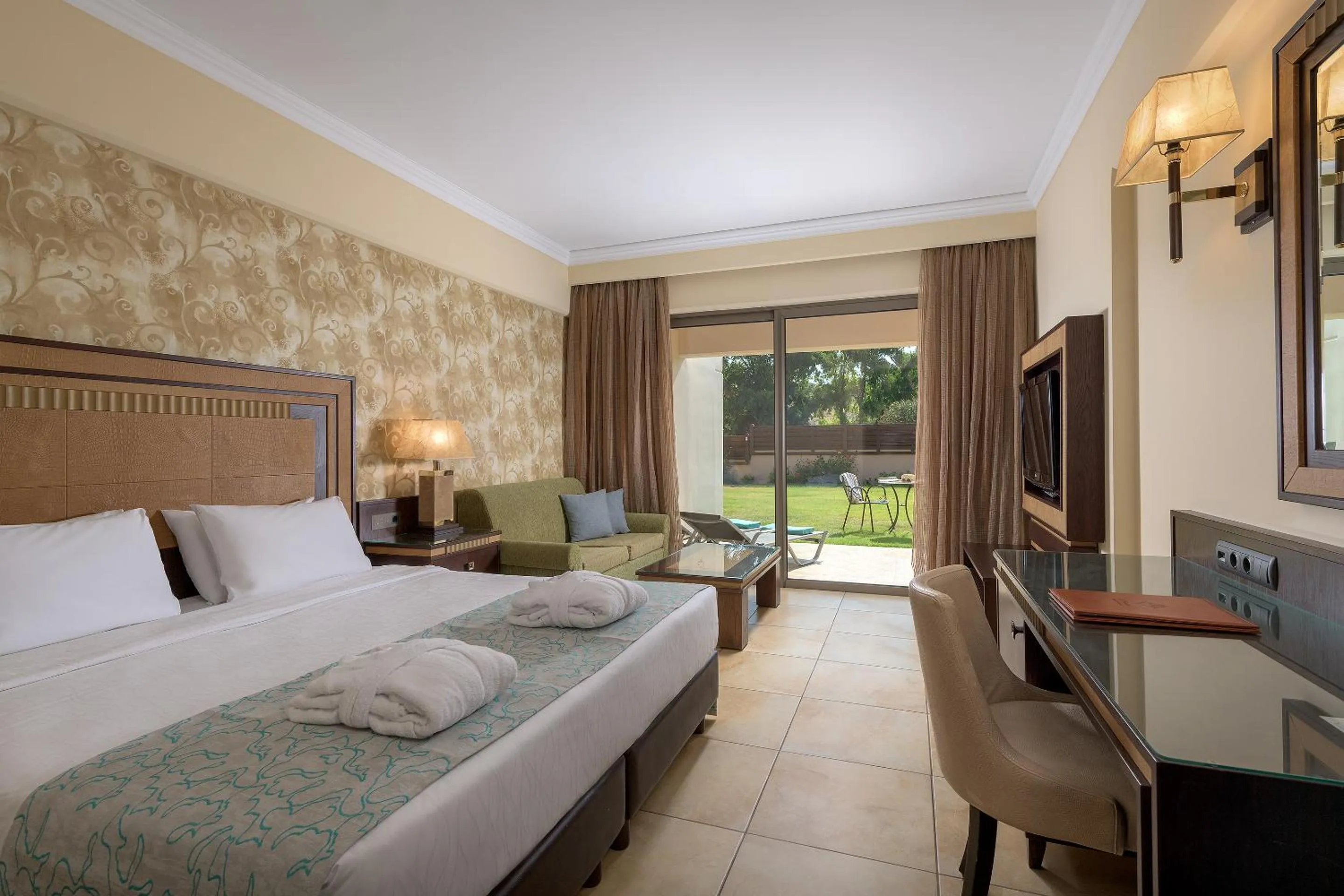 Bedroom, Bed in La Marquise Luxury Resort Complex