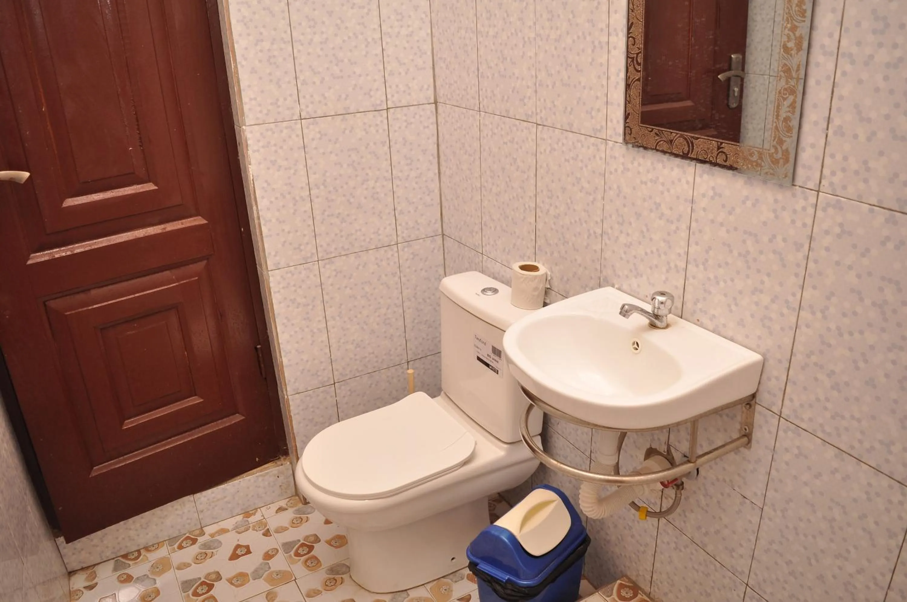 Toilet in BB Tributary Hotel