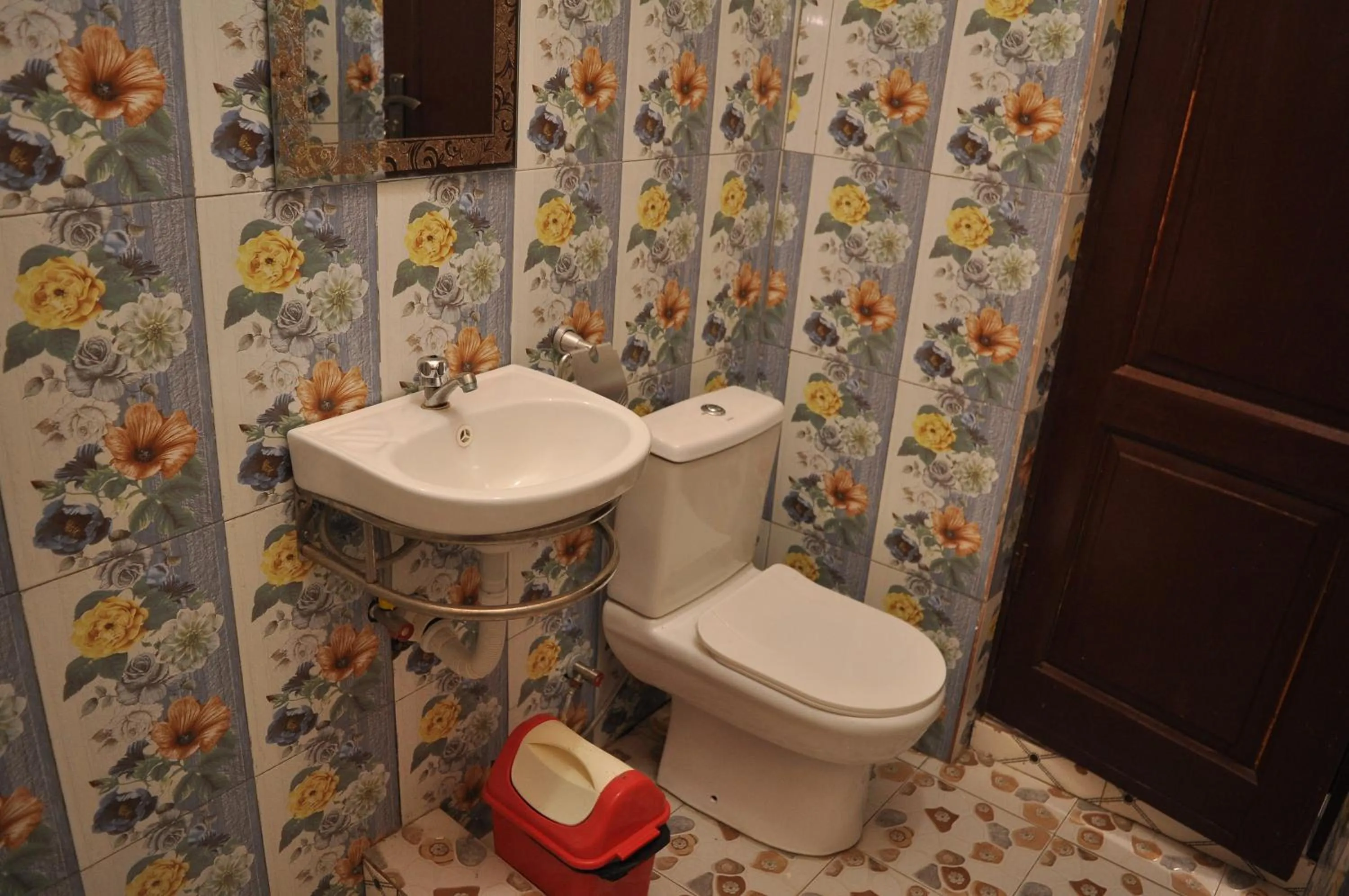 Toilet in BB Tributary Hotel