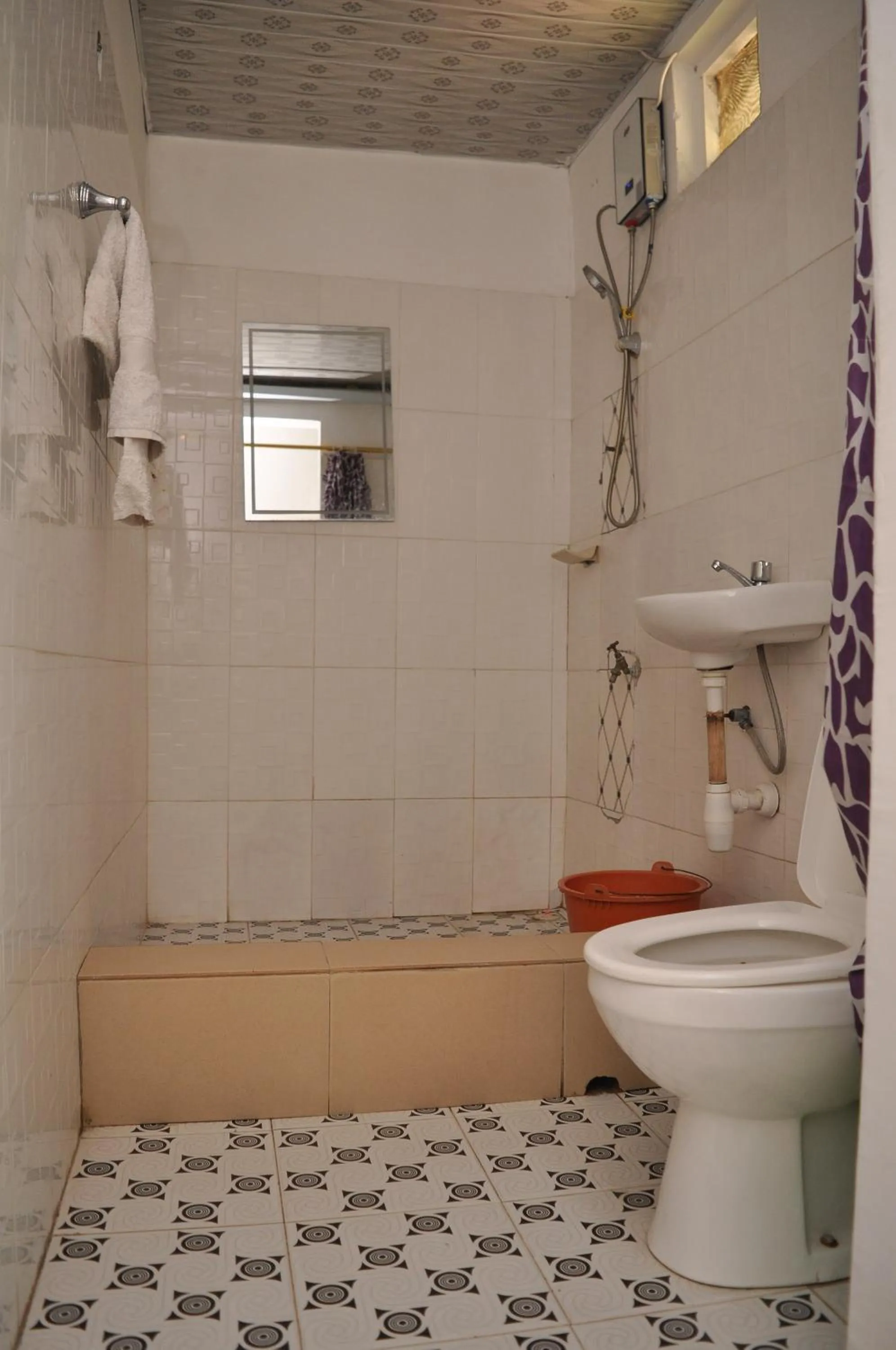 Shower in BB Tributary Hotel