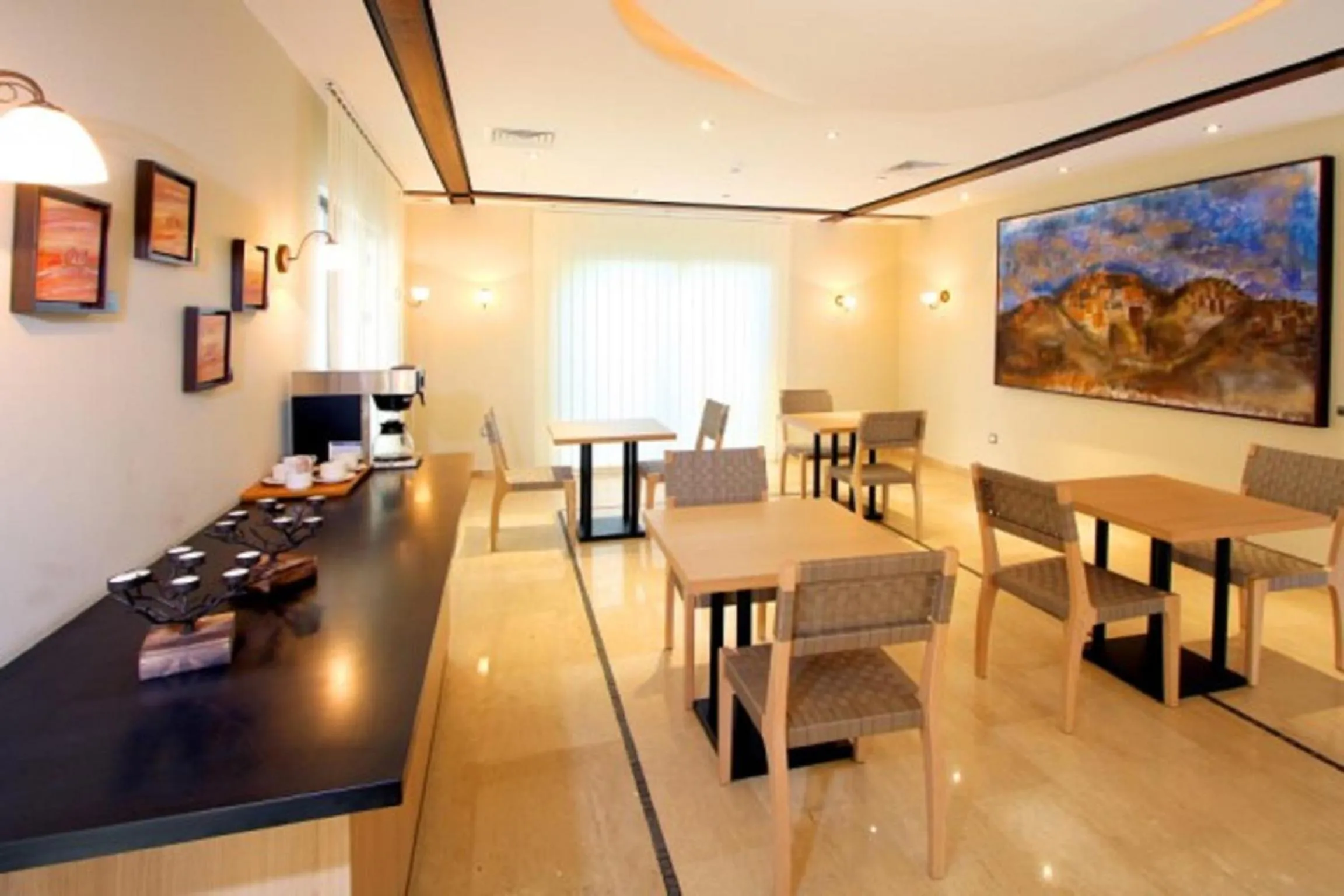 Restaurant/places to eat in Jabal Amman Hotel (Heritage House)