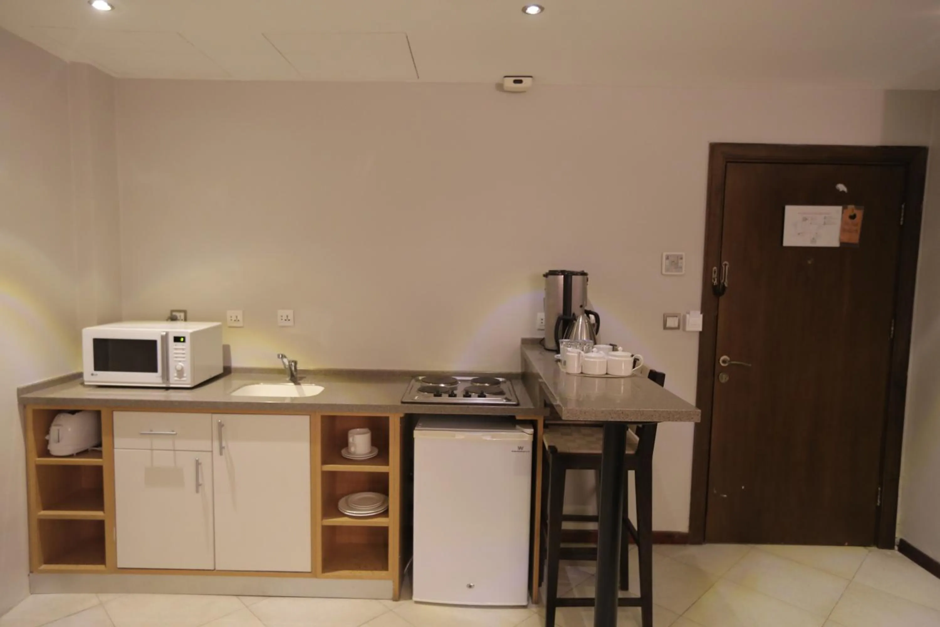 Kitchen or kitchenette in Jabal Amman Hotel (Heritage House)