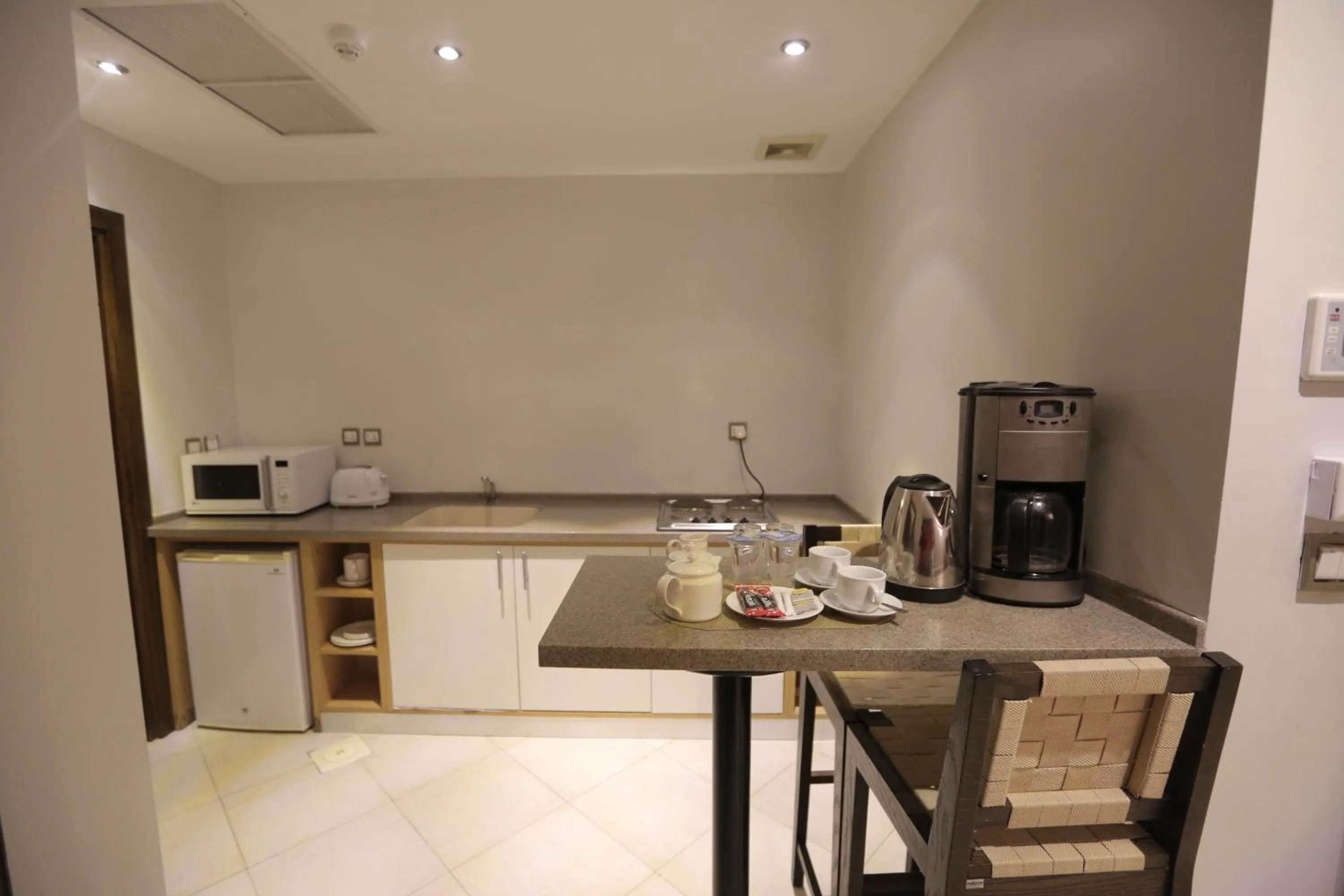 Kitchen or kitchenette in Jabal Amman Hotel (Heritage House)
